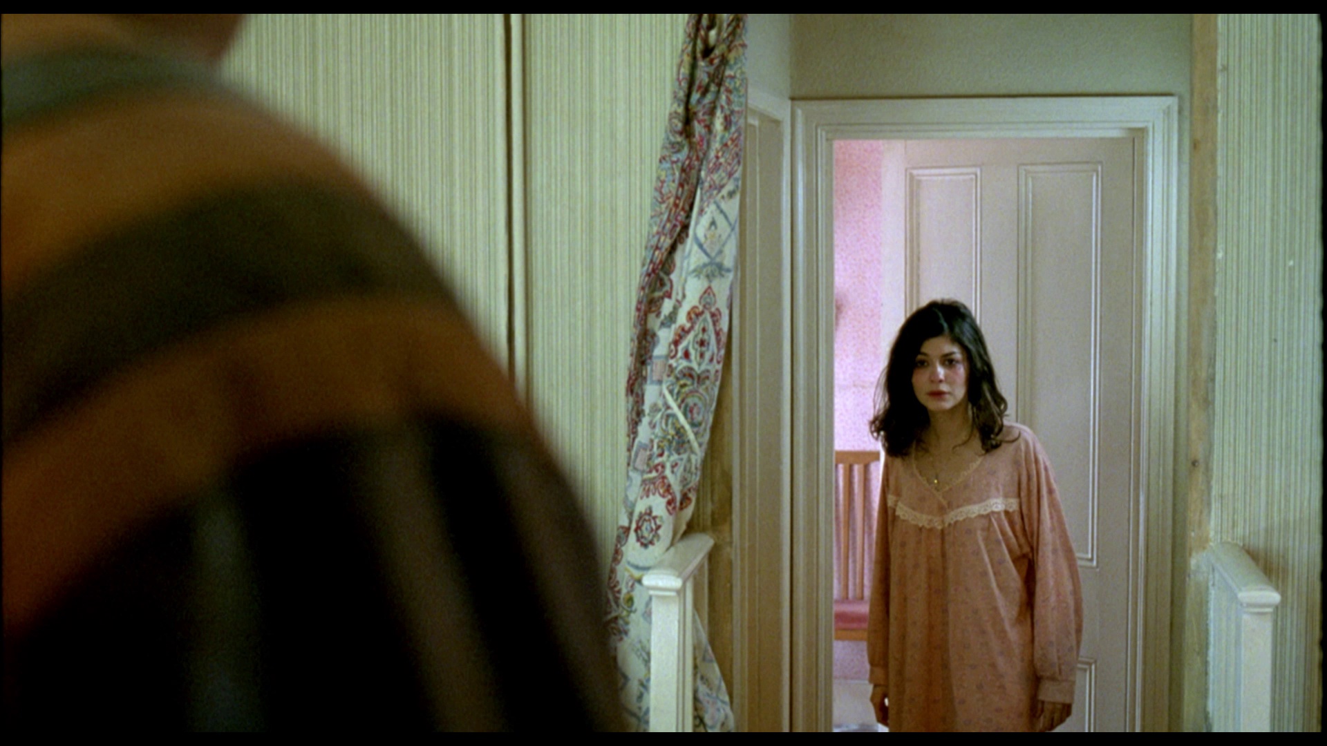 美丽坏东西 [简繁英字幕].Dirty.Pretty.Things.2002.BluRay.1080p.REMUX.AVC.DTS-HDMA5.1-DreamHD 26.74GB-5.png