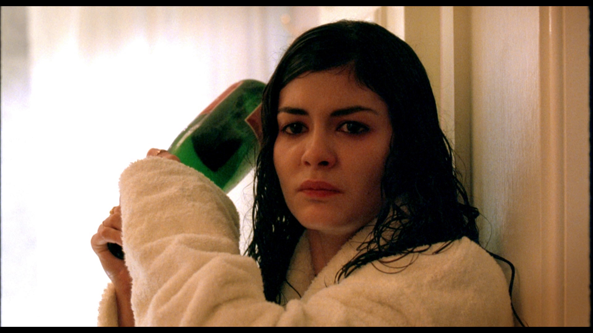 美丽坏东西 [简繁英字幕].Dirty.Pretty.Things.2002.BluRay.1080p.REMUX.AVC.DTS-HDMA5.1-DreamHD 26.74GB-6.png