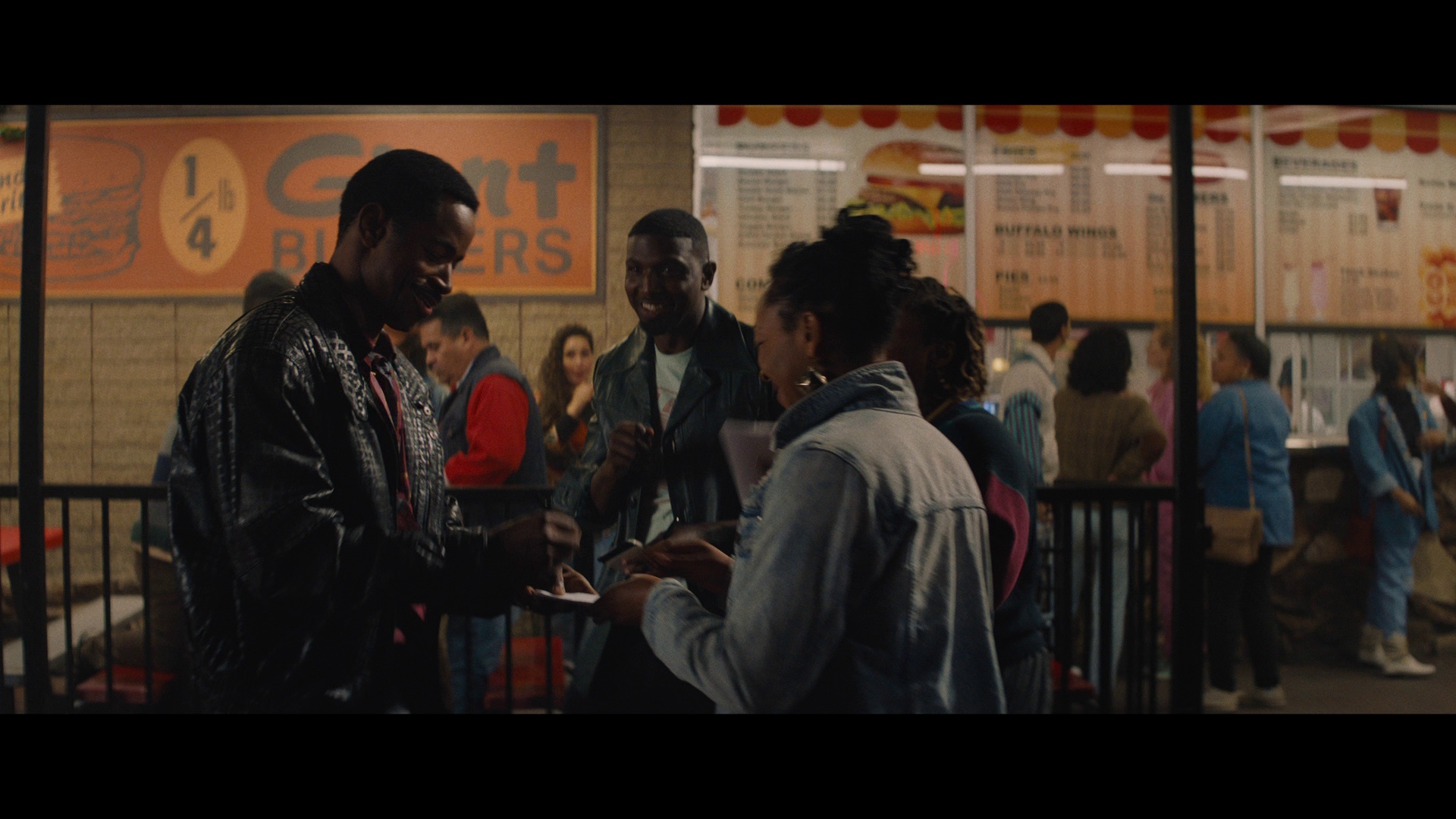 怪诞故事 [简繁英字幕].Freaky.Tales.2024.BluRay.1080p.REMUX.AVC.TrueHD7.1-DreamHD 28.02GB-6.png