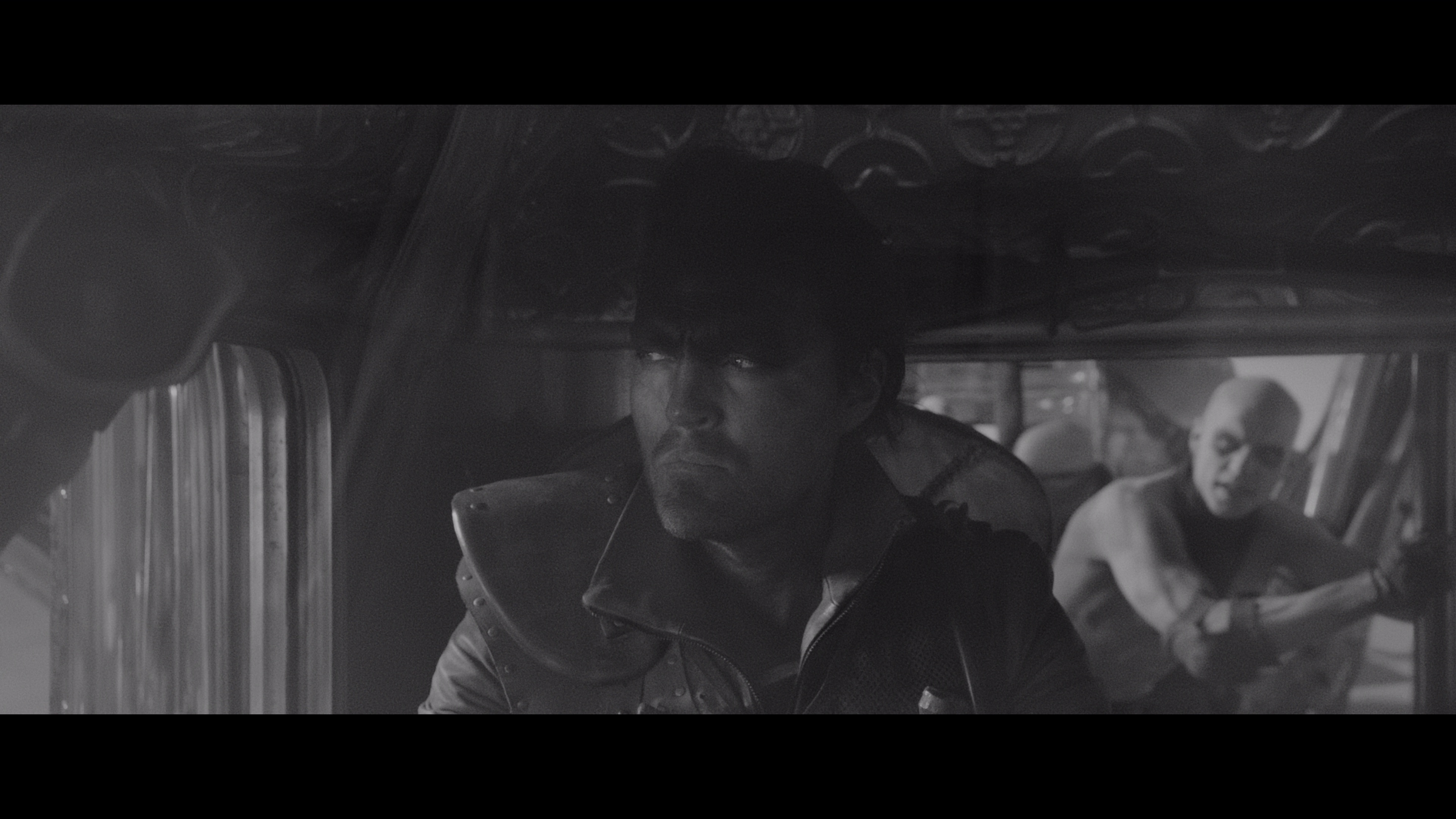 疯狂的麦克斯：狂暴女神 [HDR/杜比视界双版本][国英多音轨/简繁英字幕].2024.Black.and.Chrome.Edition.2160p.UHD.BluRay.REMUX.HEVC.DoVi.HDR.TrueHD7.1-DreamHD 63.85GB-4.png