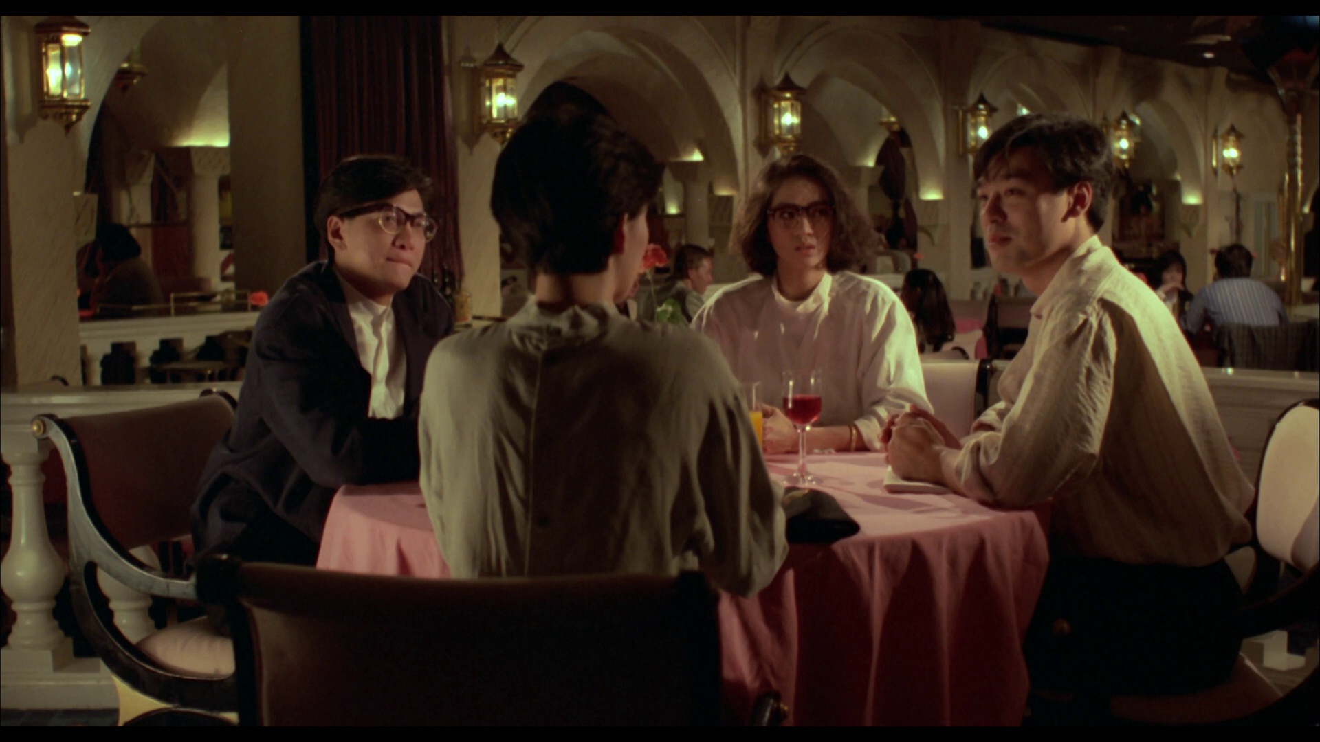 一屋两妻 [国语音轨/简繁英字幕].Happy.Bigamist.1987.1080p.BluRay.REMUX.AVC.TrueHD.5.1-DreamHD 17.55GB-5.png