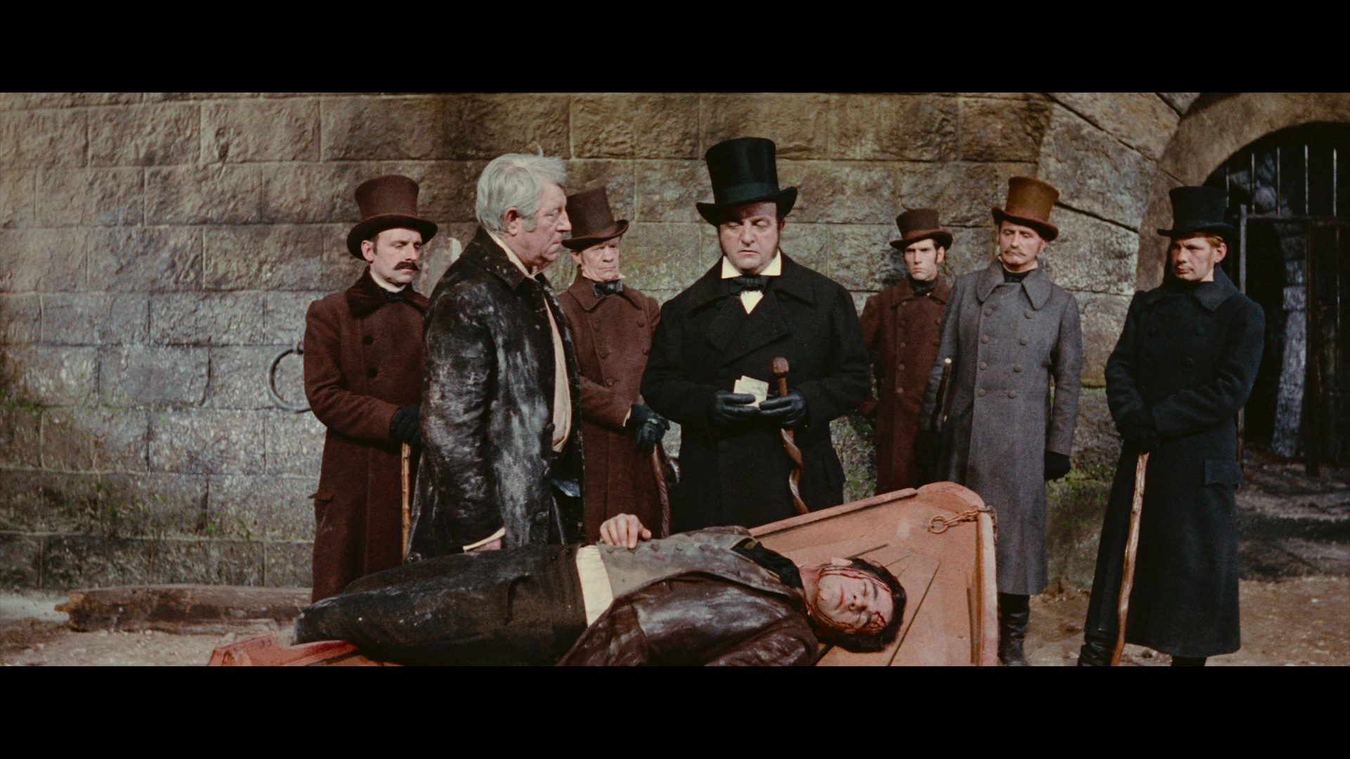 悲惨世界 [共2部合集][国语音轨/简繁英字幕].Les.Miserables.1958.1080p.BluRay.REMUX.AVC.DTS-HD.MA.2.0-DreamHD 47.99GB-6.png