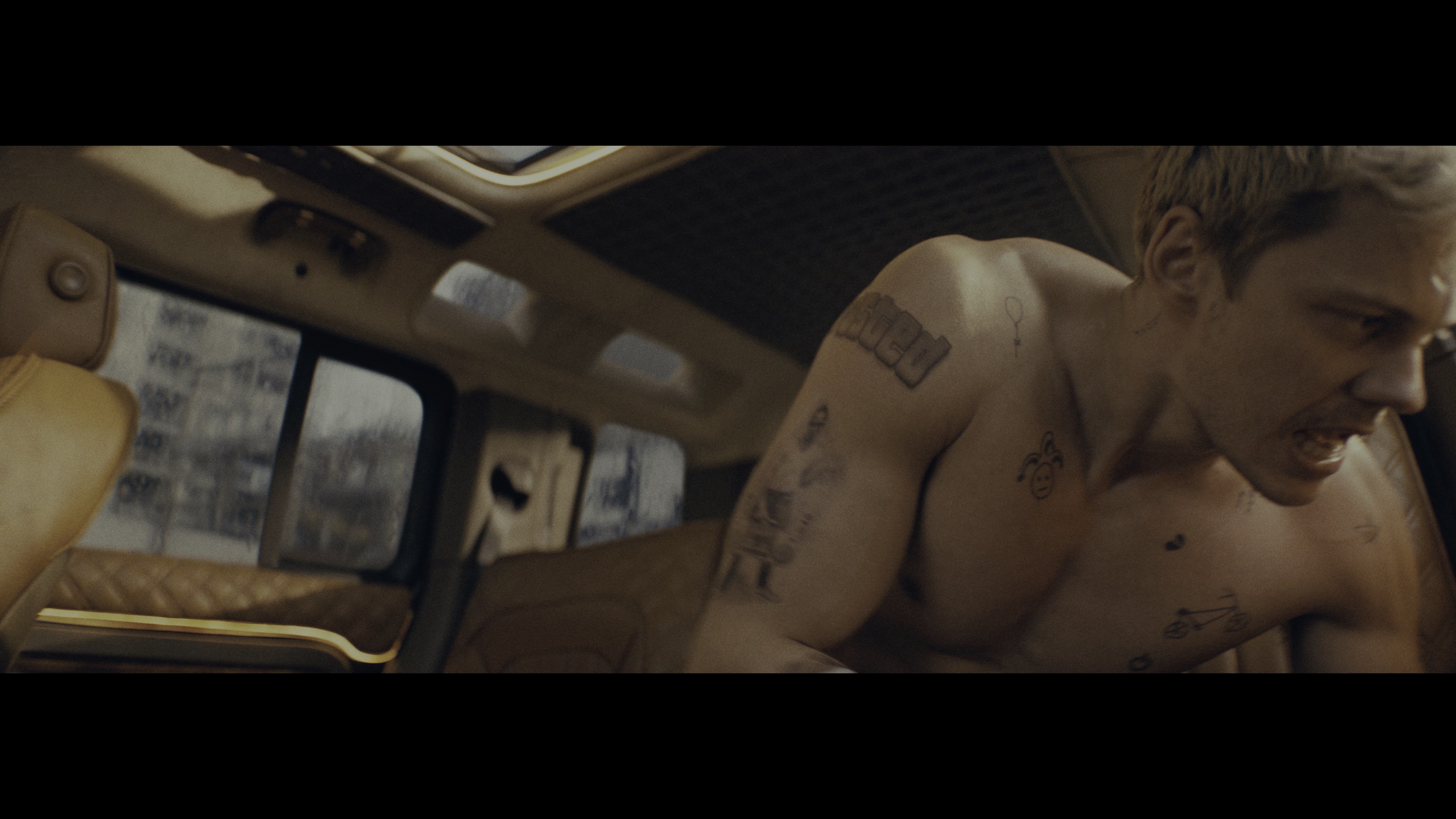 紧锁 [简繁英字幕].Locked.In.Trappola.2025.UHD.BluRay.2160p.REMUX.HEVC.HDR.DTS-HDMA5.1-DreamHD 44.77GB-3.png