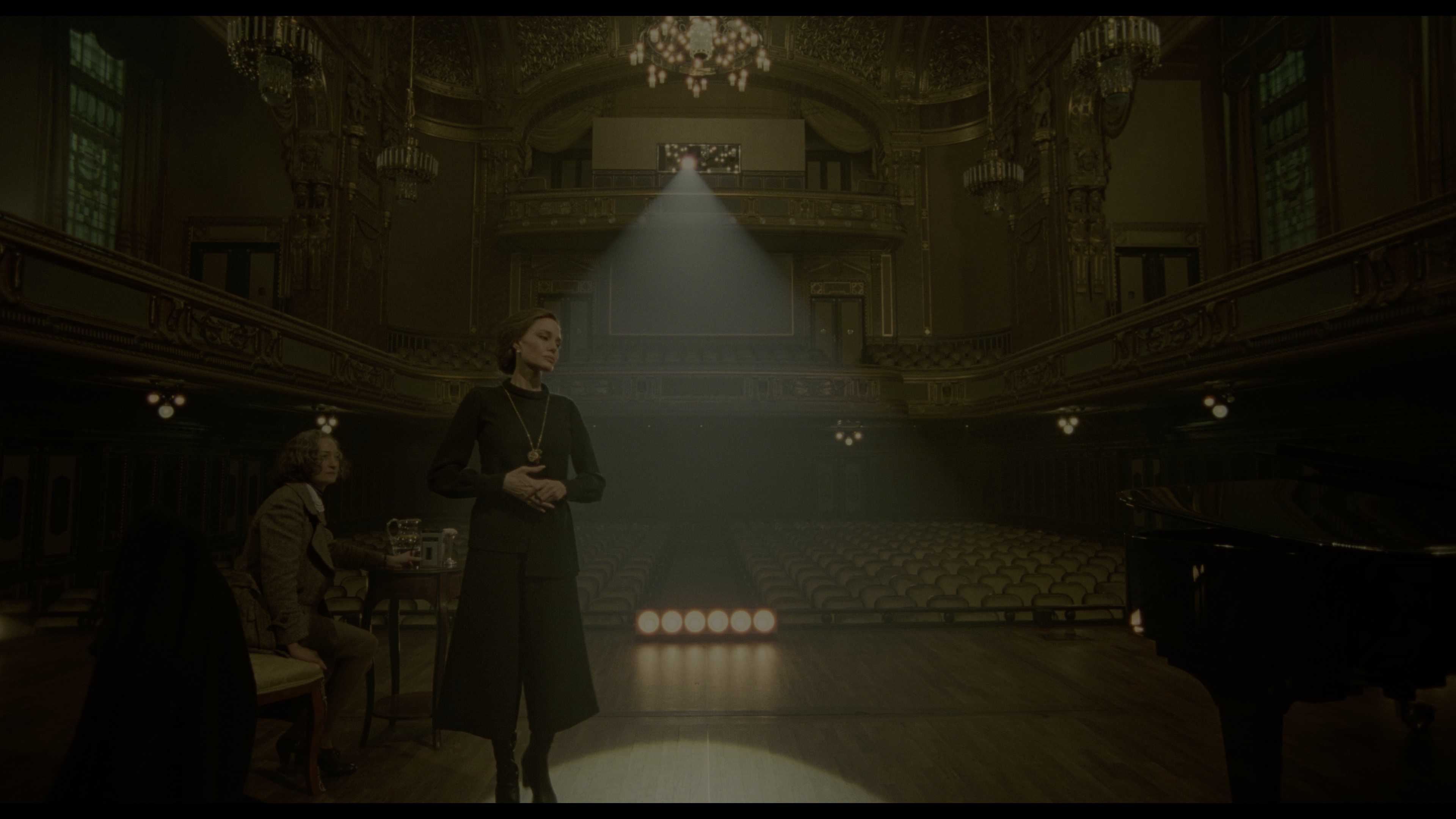 玛丽亚·卡拉斯 [简繁英字幕].Maria.2024.1080p.Bluray.REMUX.AVC.DTS-HDMA5.1-DreamHD 35.52GB-6.png