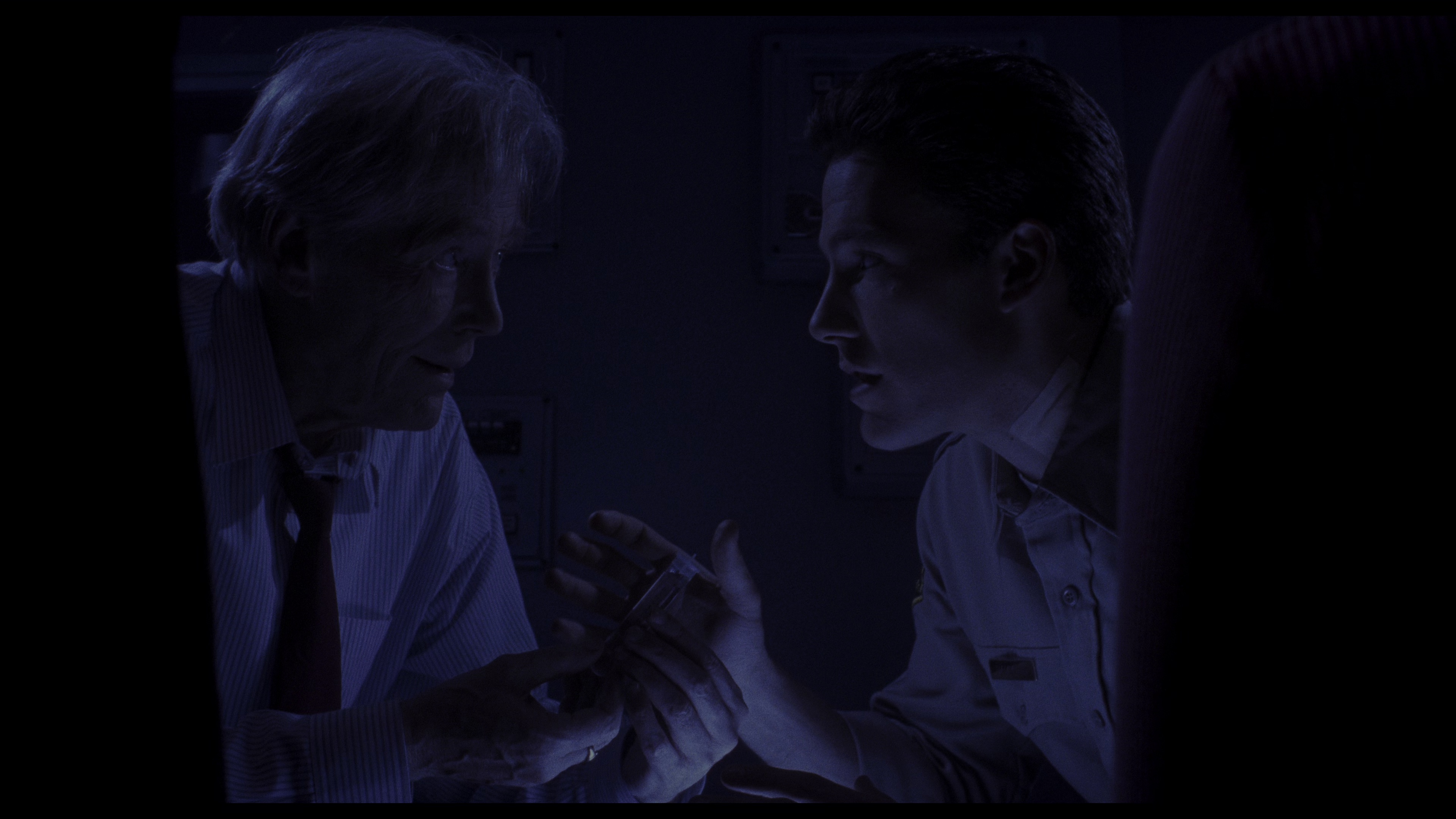 幻觉 [HDR/杜比视界双版本][中文字幕/特效字幕].Phantoms.1998.2160p.BluRay.REMUX.HEVC.HDR.DoVi.DTS-HD.MA5.1-DreamHD 59.34GB-6.png