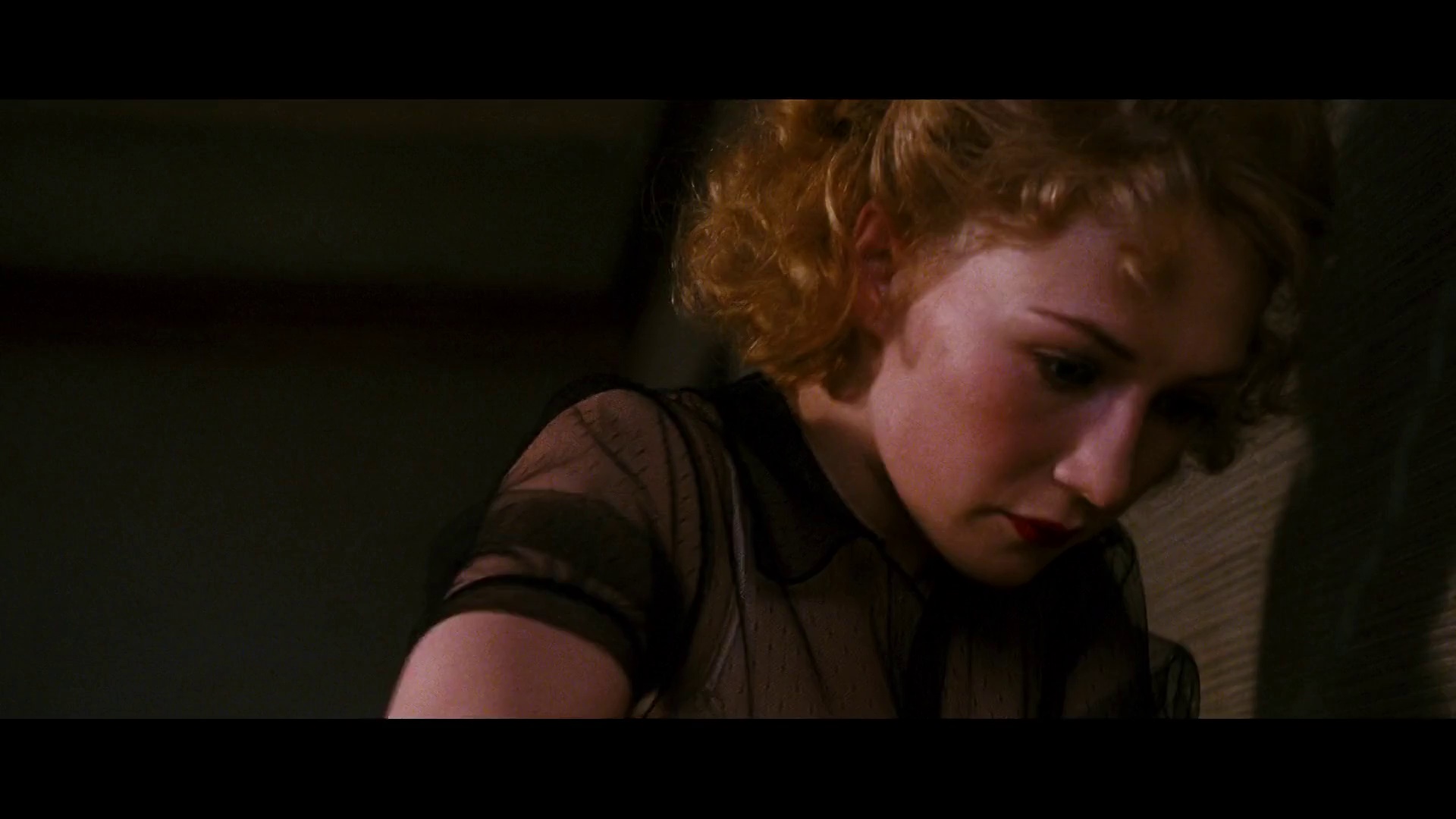 黑皮书 [中文字幕].Black.Book.2006.1080p.HamiVideo.WEB-DL.AAC2.0.H.264-DreamHD 7.85GB-4.png