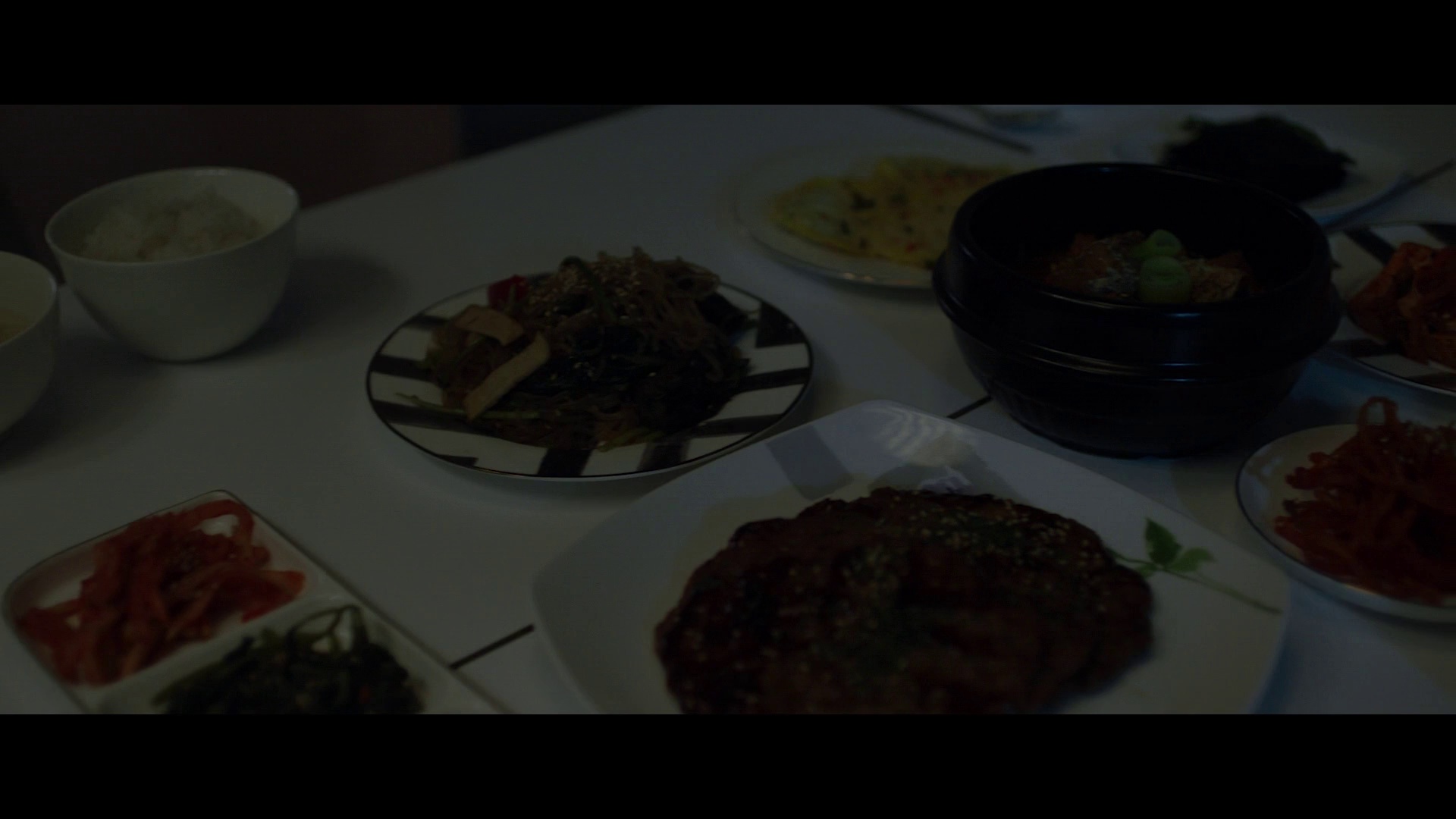 家族秘密 [中文字幕].Family.Secrets.2025.1080p.HamiVideo.WEB-DL.AAC2.0.H.264-DreamHD 5.74GB-6.png