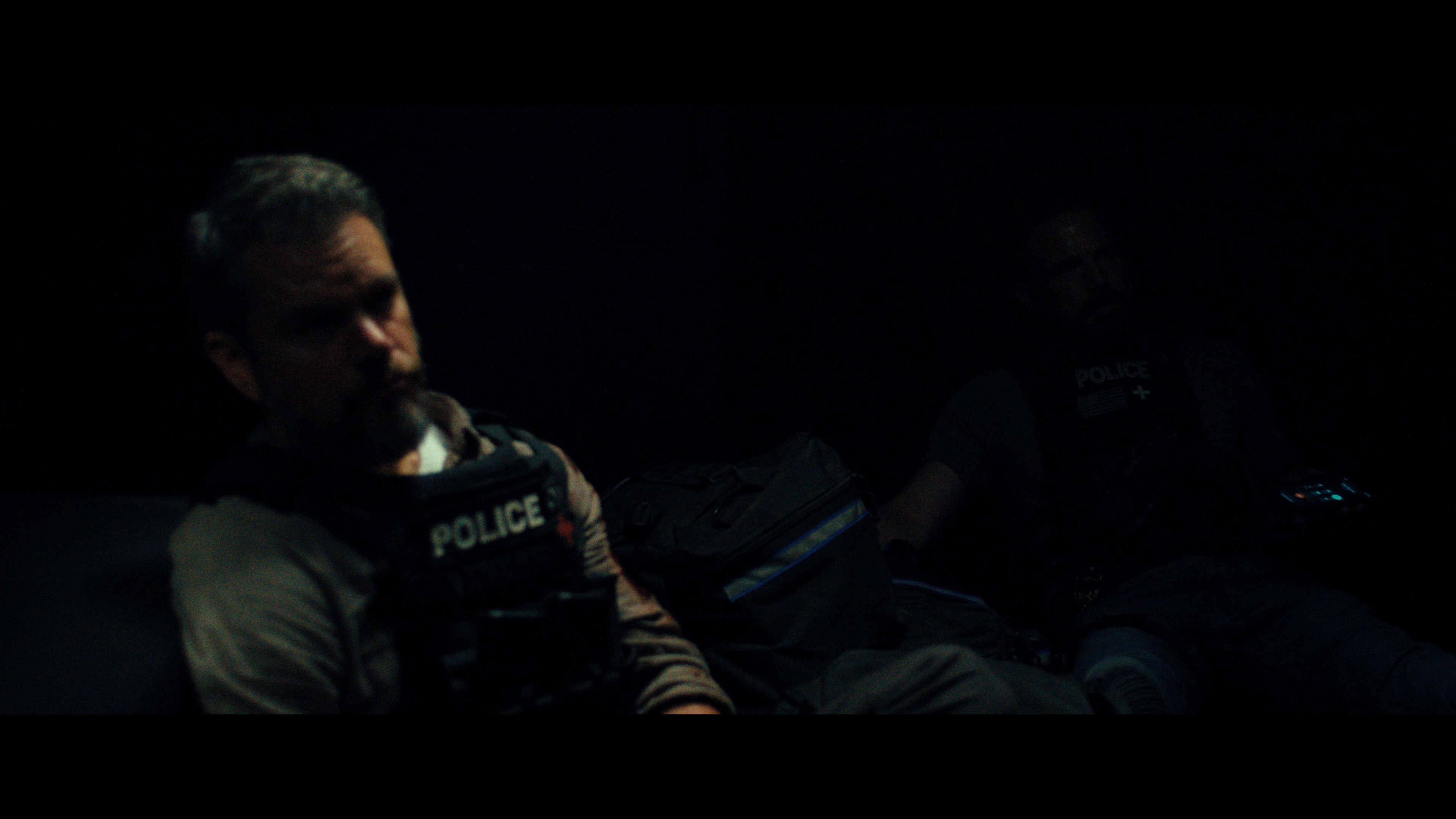 全信没收 [中文字幕/特效字幕].The.Rip.2026.2160p.NF.WEB-DL.DDP.5.1.Atmos.H.265-DreamHD 14.53GB-6.png