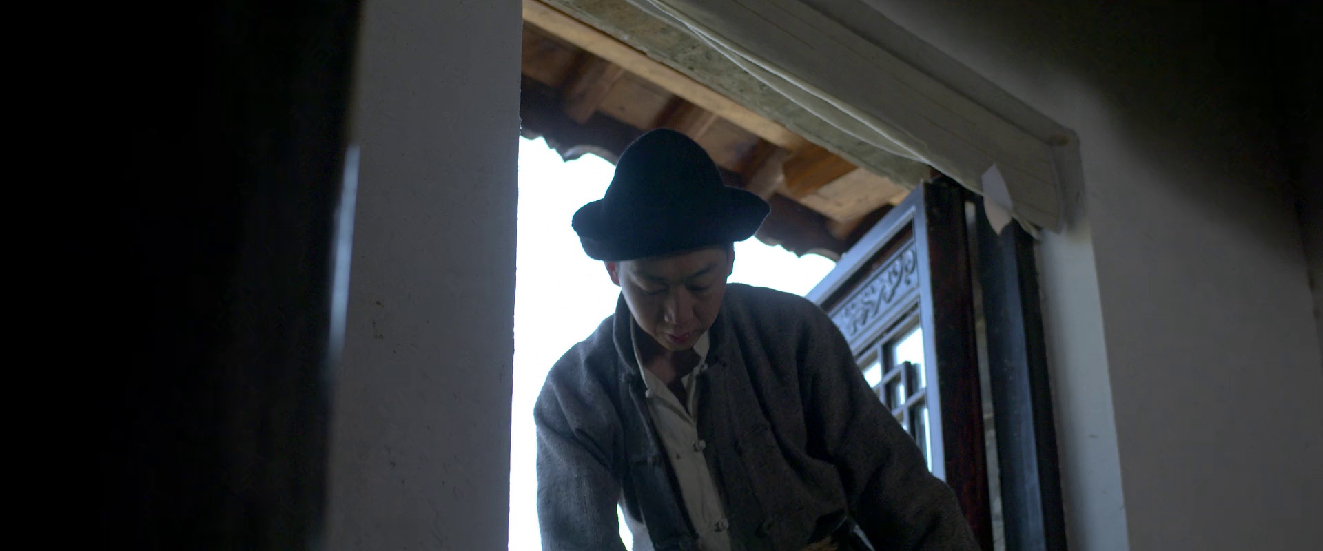 暗杠 [国语配音/中文字幕].Dark.Bar.2025.2160p.WEB-DL.H265.DDP5.1-QuickIO 2.59GB-5.png