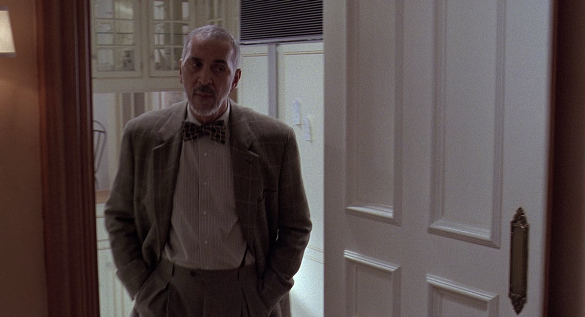 魔鬼二世 [简繁英字幕].Junior.1994.1080p.BluRay.x265.10bit.DTS-HD.MA.5.1-ParkHD 9.02GB-5.png