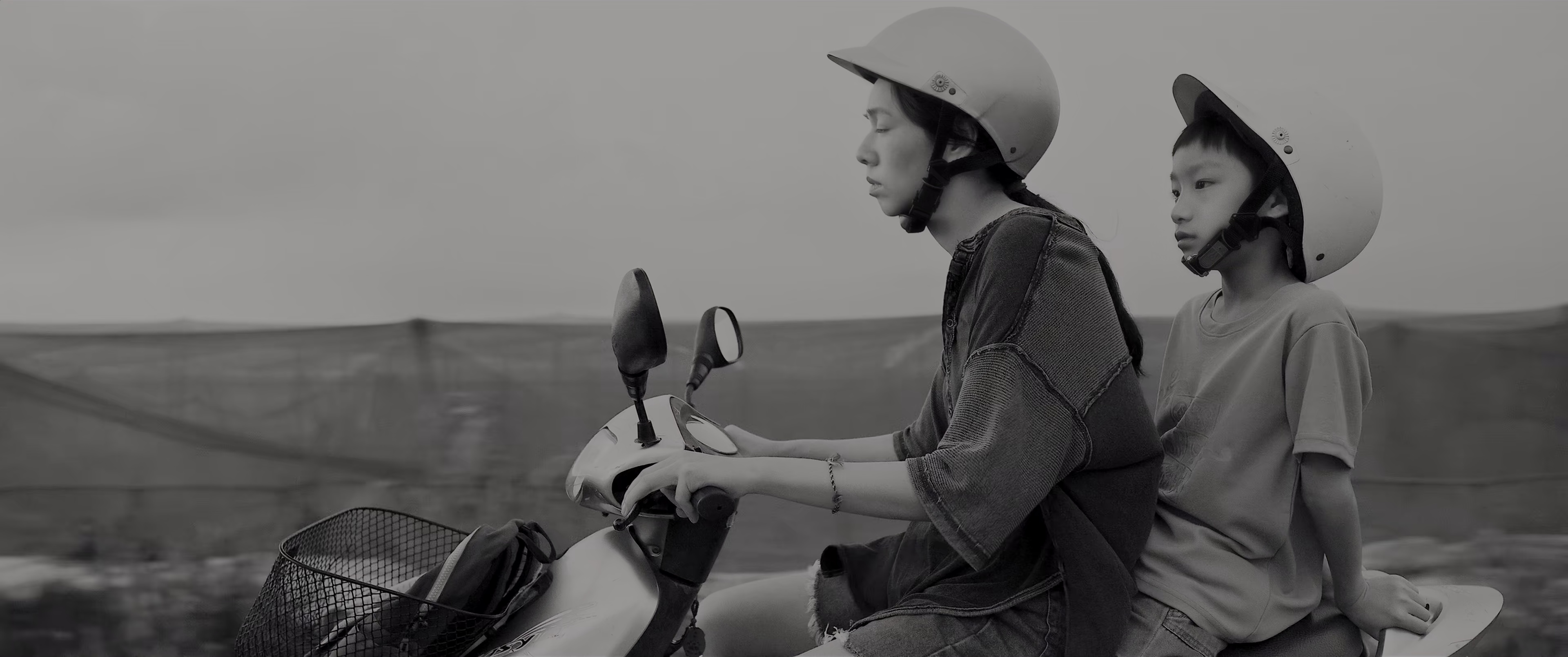 小雁与吴爱丽 [60帧率版本][国语配音/中文字幕].Yen.and.Ai-Lee.2024.2160p.WEB-DL.H265.HDR.60FPS.DDP2.0-QuickIO 10.77GB-4.png