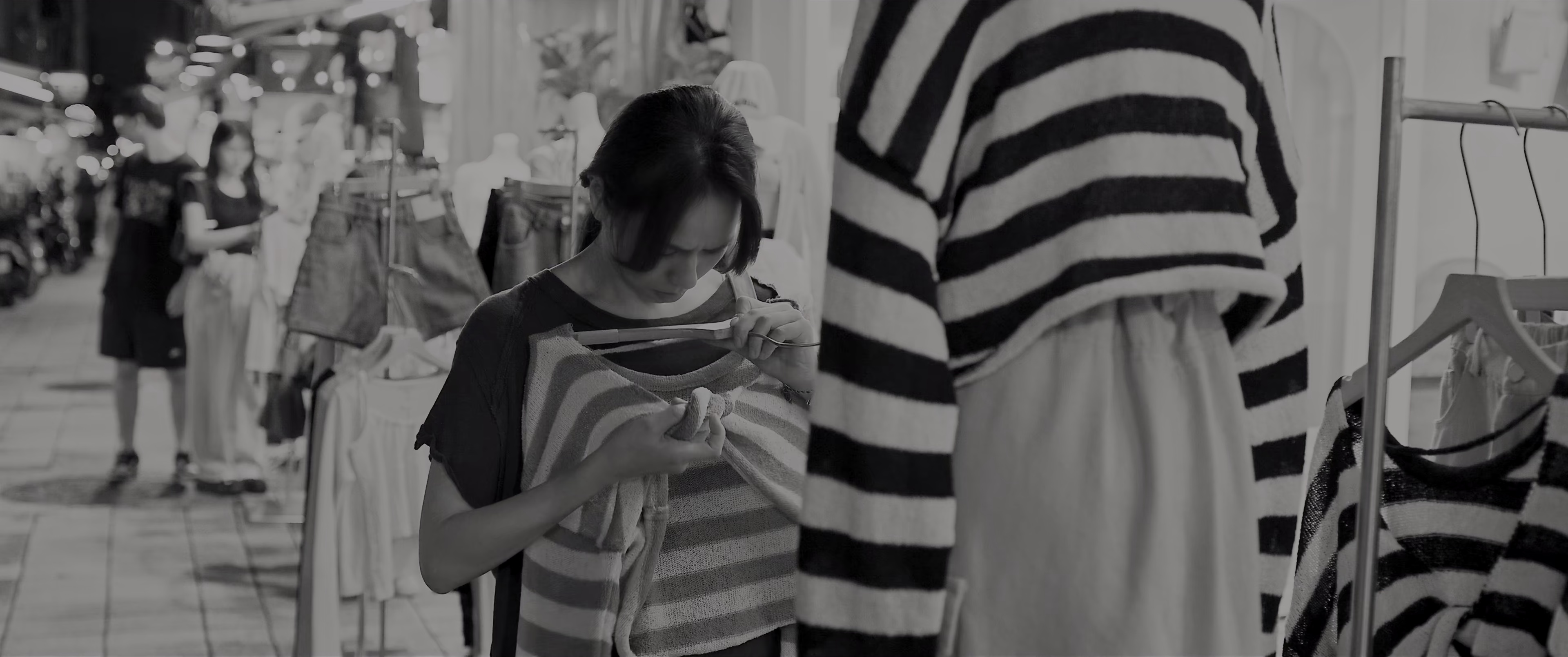 小雁与吴爱丽 [60帧率版本][国语配音/中文字幕].Yen.and.Ai-Lee.2024.2160p.WEB-DL.H265.HDR.60FPS.DDP2.0-QuickIO 10.77GB-5.png