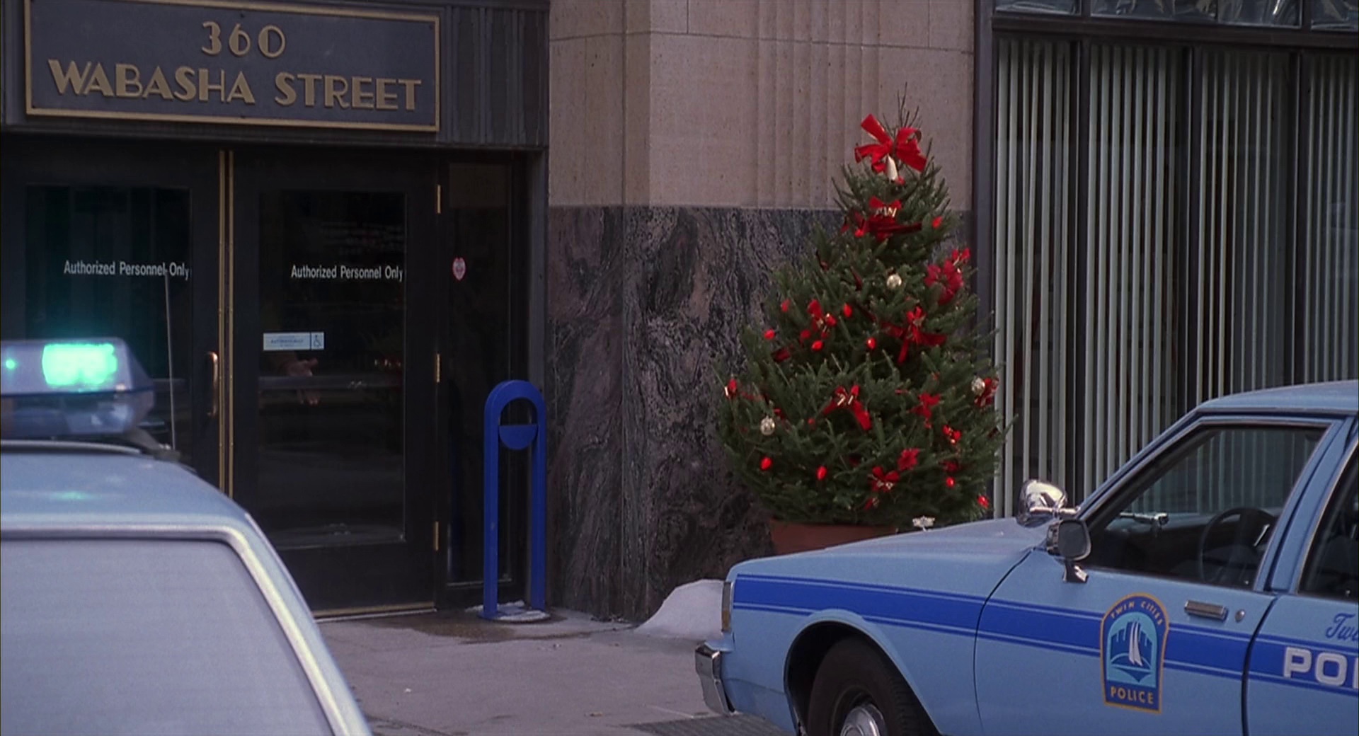 一路响叮当 [国英多音轨/简繁英字幕].Jingle.All.the.Way.1996.1080p.BluRay.x264.DTS-HD.MA.5.1-ParkHD 10.31GB-5.png