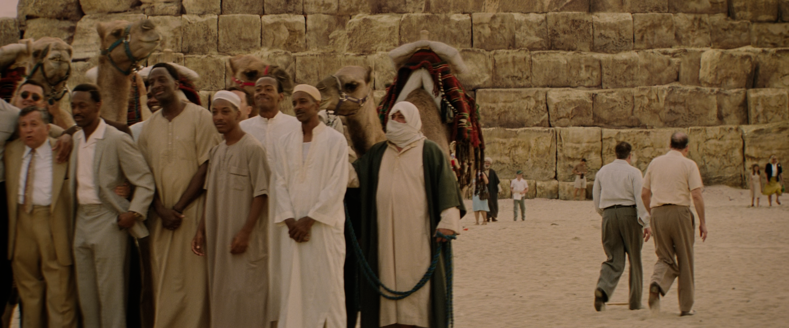 至尊马蒂 [HDR/杜比视界双版本][英文字幕].Marty.Supreme.2025.2160p.iT.WEB-DL.DDP5.1.Atmos.DV.HDR.H.265-BYNDR 26.34GB-4.png