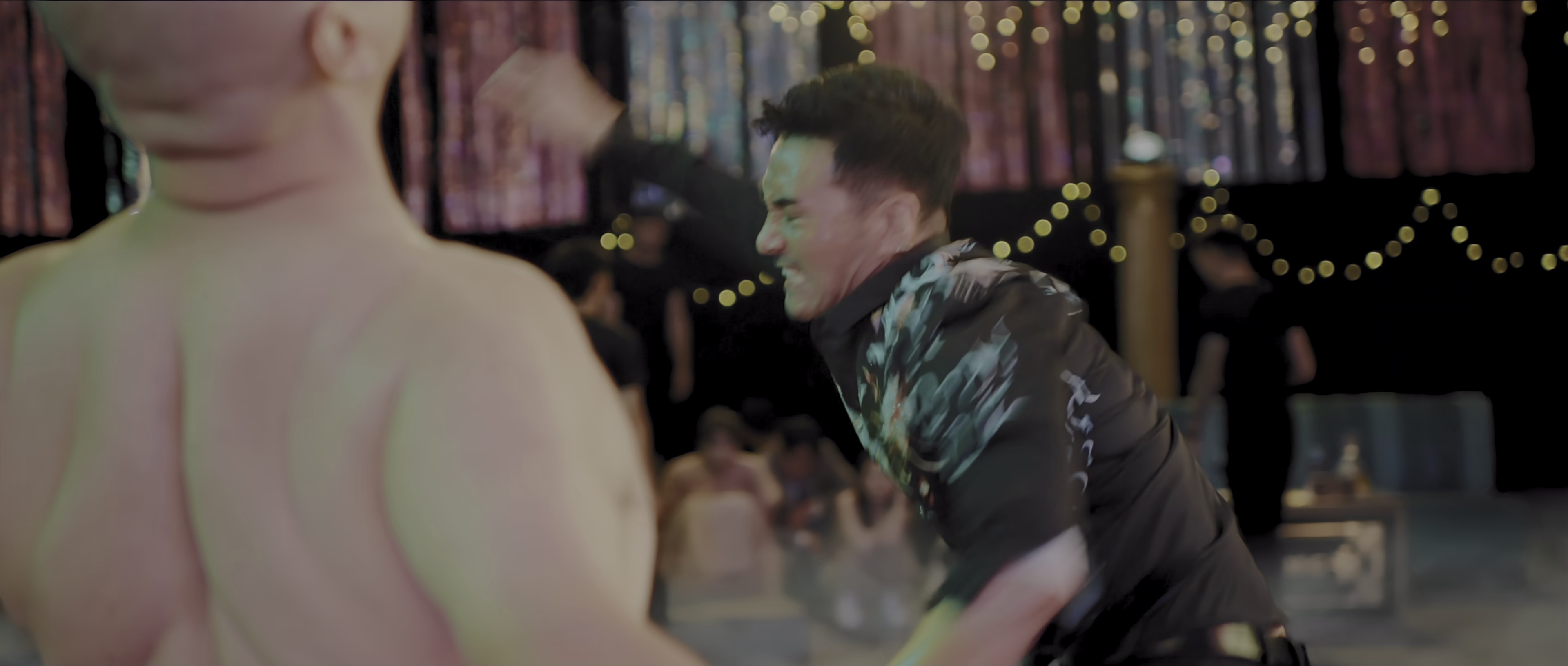 解决专家 [国语配音/中文字幕].Trouble.Shooter.2026.2160p.WEB-DL.H265.HDR.DDP2.0-QuickIO 5.65GB-7.png