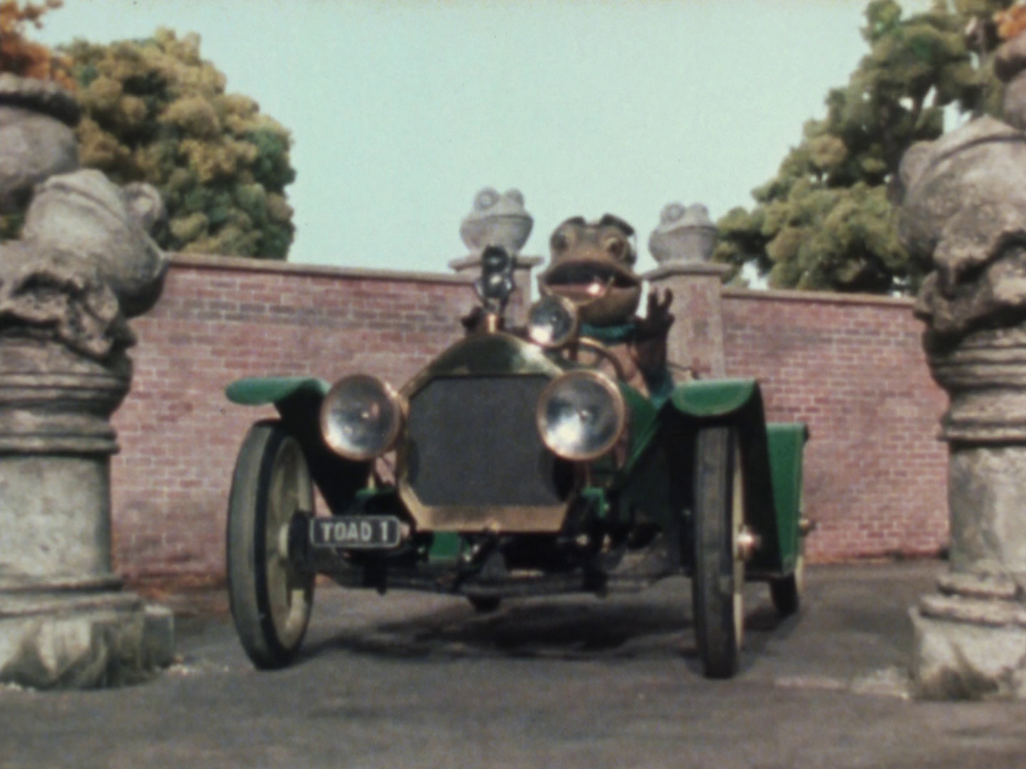 柳林风声 [简繁英字幕].The.Wind.in.the.Willows.1983.1080p.BluRay.x265.10bit.FLAC.2.0-QuickIO 2.81GB-3.png