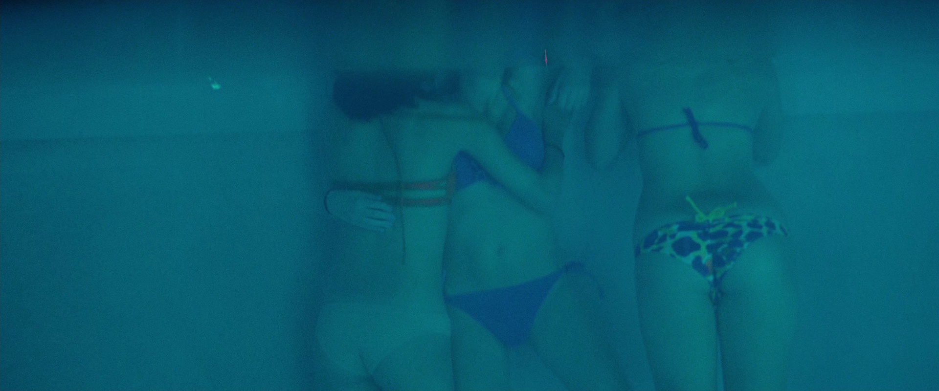 春假 [简繁英字幕].Spring.Breakers.2012.BluRay.1080p.DTS-HD.MA.5.1.x265.10bit-DreamHD 7.01GB-3.png