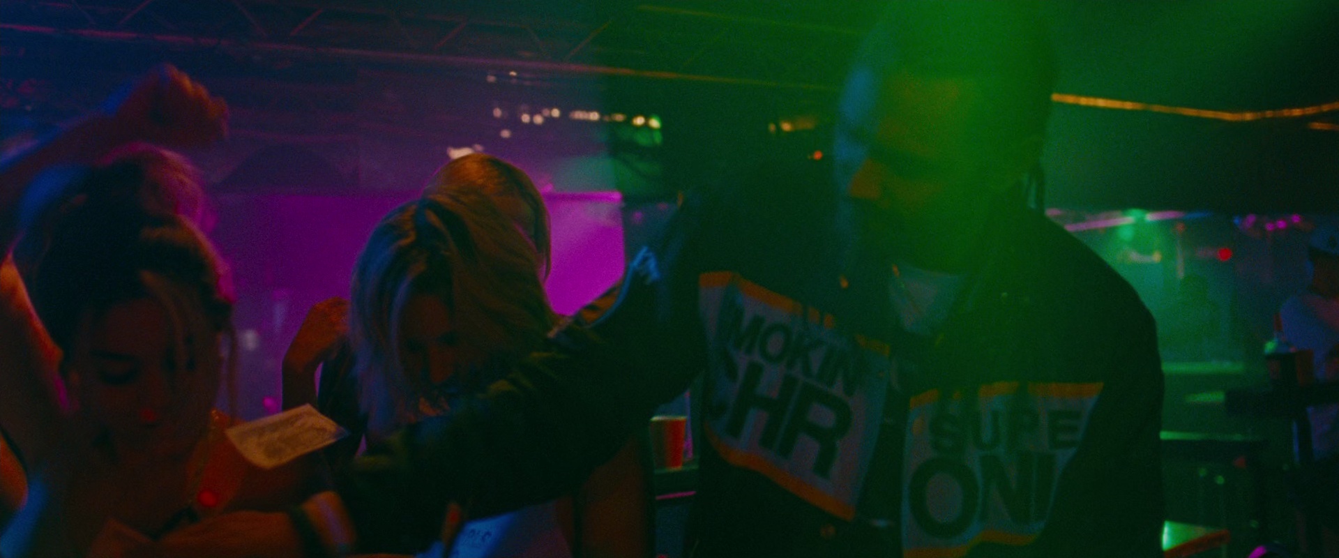 春假 [简繁英字幕].Spring.Breakers.2012.BluRay.1080p.DTS-HD.MA.5.1.x265.10bit-DreamHD 7.01GB-5.png