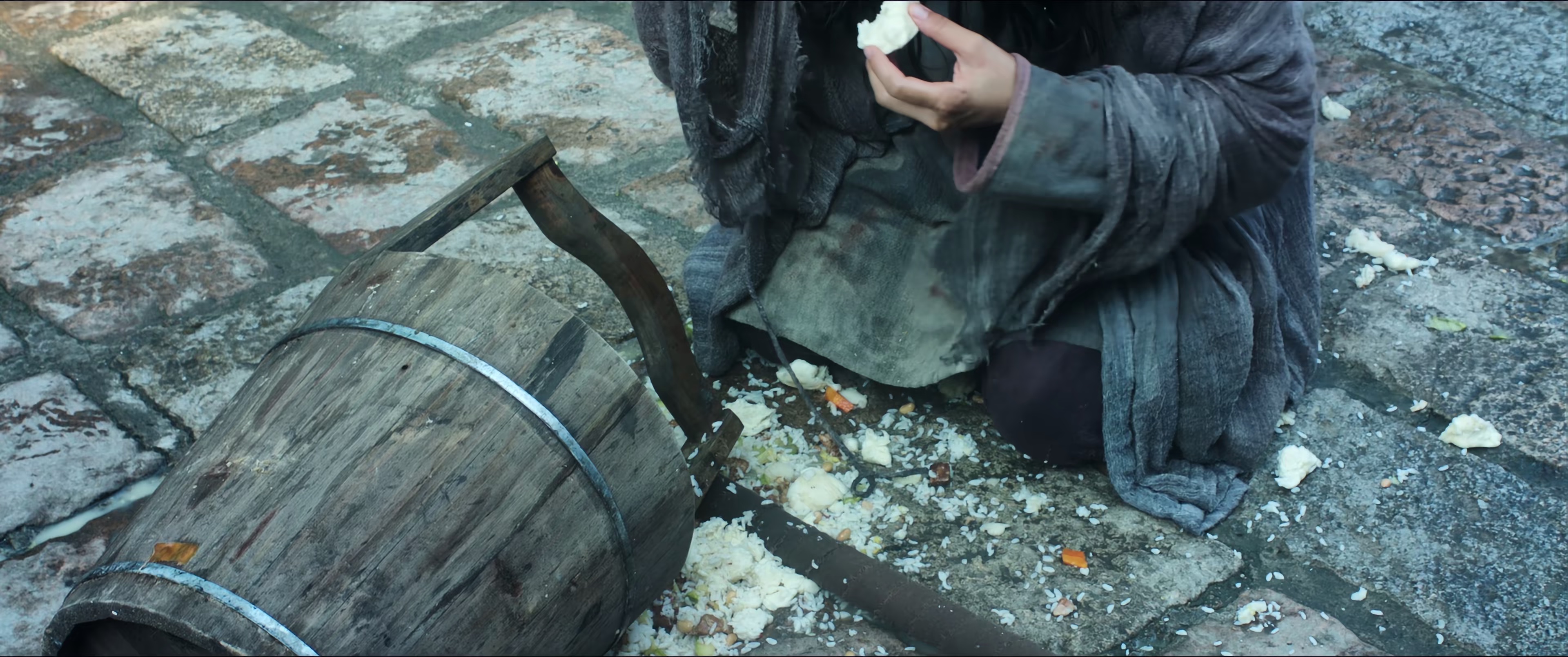 引魂灯2 [国语配音/中文字幕].Spirit.Inducing. Lamp.2.2026.2160p.WEB-DL.H265.DDP2.0-QuickIO 2.12GB-2.png