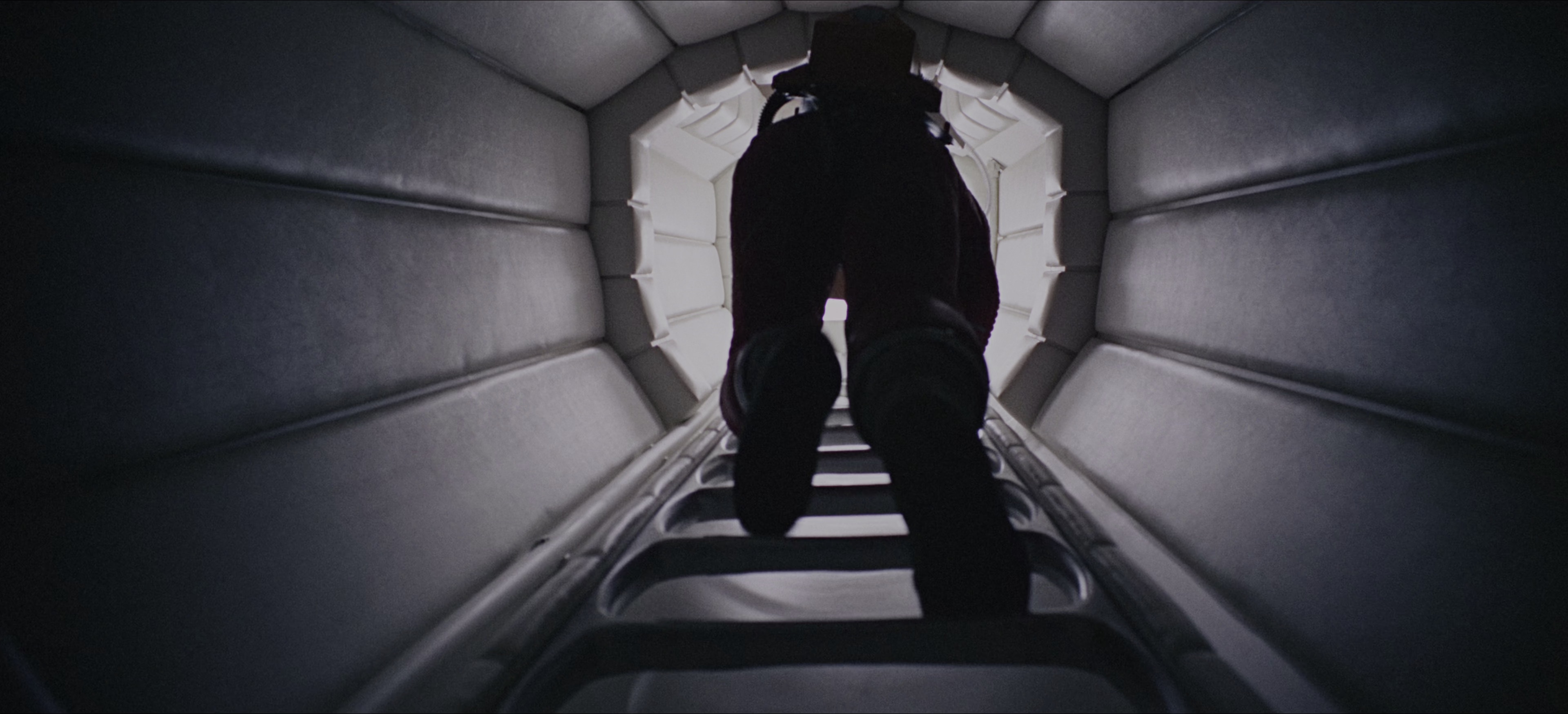 2001太空漫游 [简繁字幕].2001A.Space.Odyssey.Bluray.2160p.x265.10bit.HDR.2Audio-SSDSSE 14.14GB-6.png