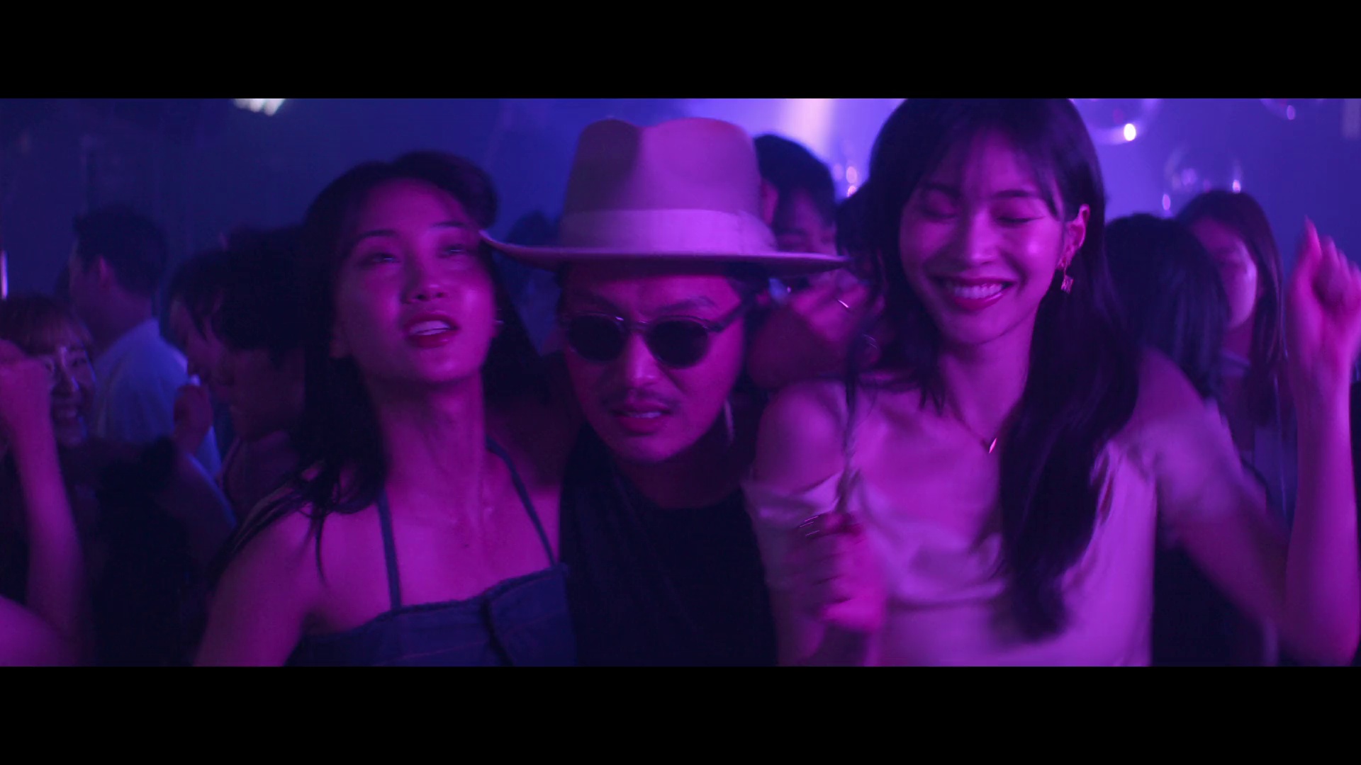 孔雀舞曲 [简繁英字幕].Pavane.2026.1080p.NF.WEB-DL.DDP.5.1.Atmos.H.264-DreamHD 4.50GB-2.png