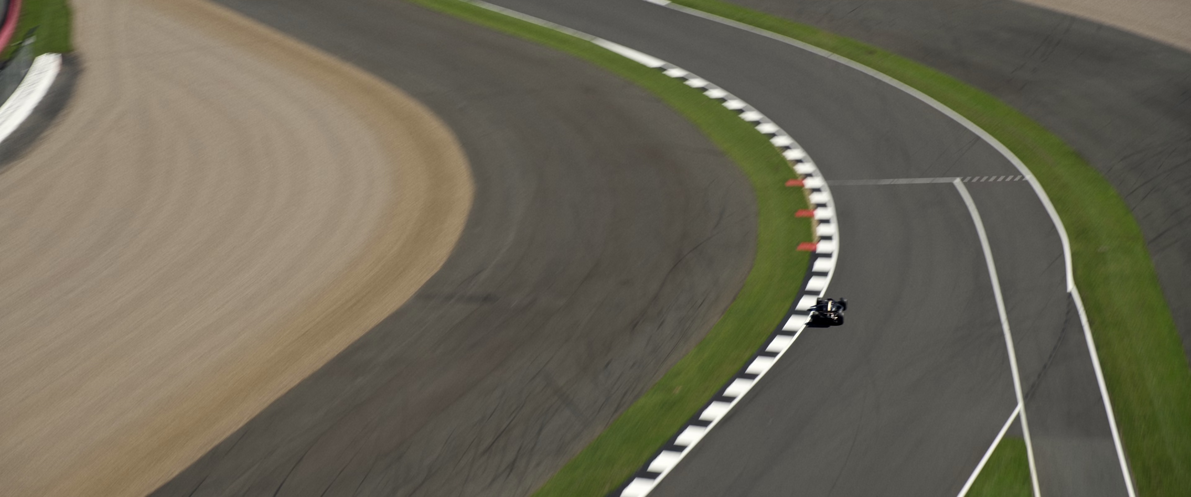 F1：狂飙飞车 [简繁英字幕].F1.The.Movie.2025.2160p.iT. WEB-DL.H.265.DDP5.1.Atmos-QuickIO 22.87GB-2.png