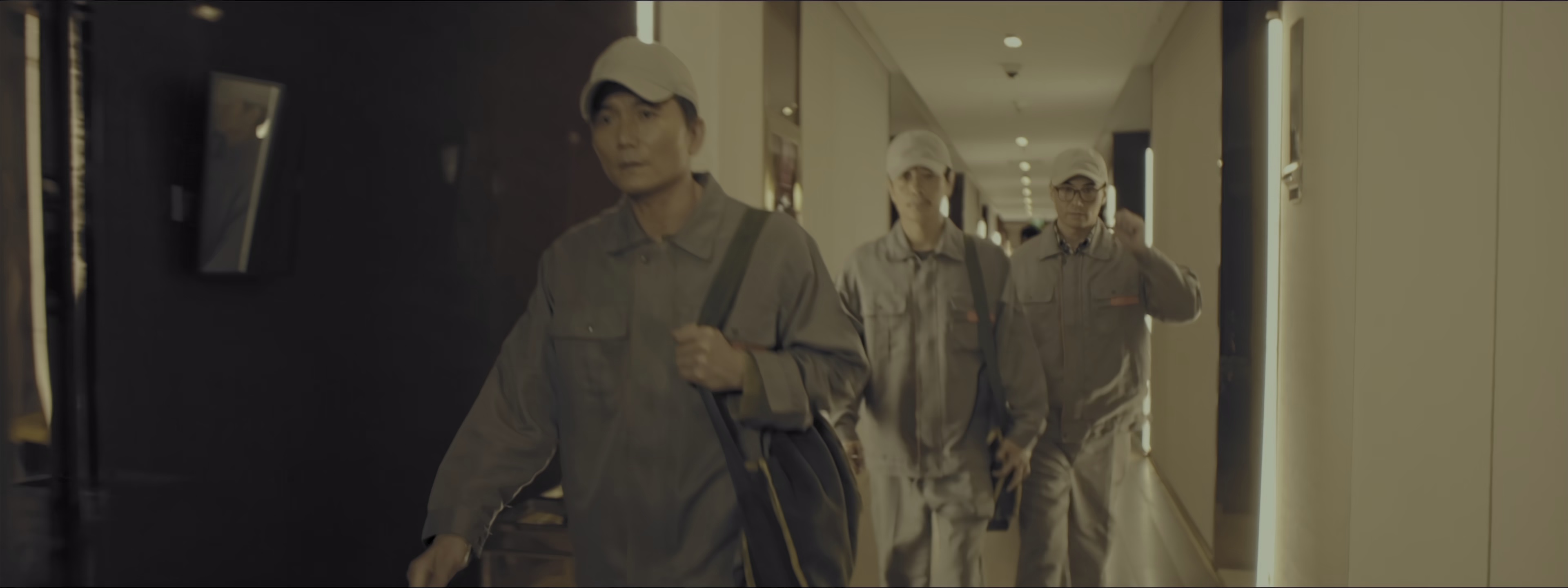 我是卧底 [国语配音/中文字幕].I'm.Undercover.2026.2160p.WEB-DL.H265.HDR.DDP5.1-PandaQT 4.77GB-6.png