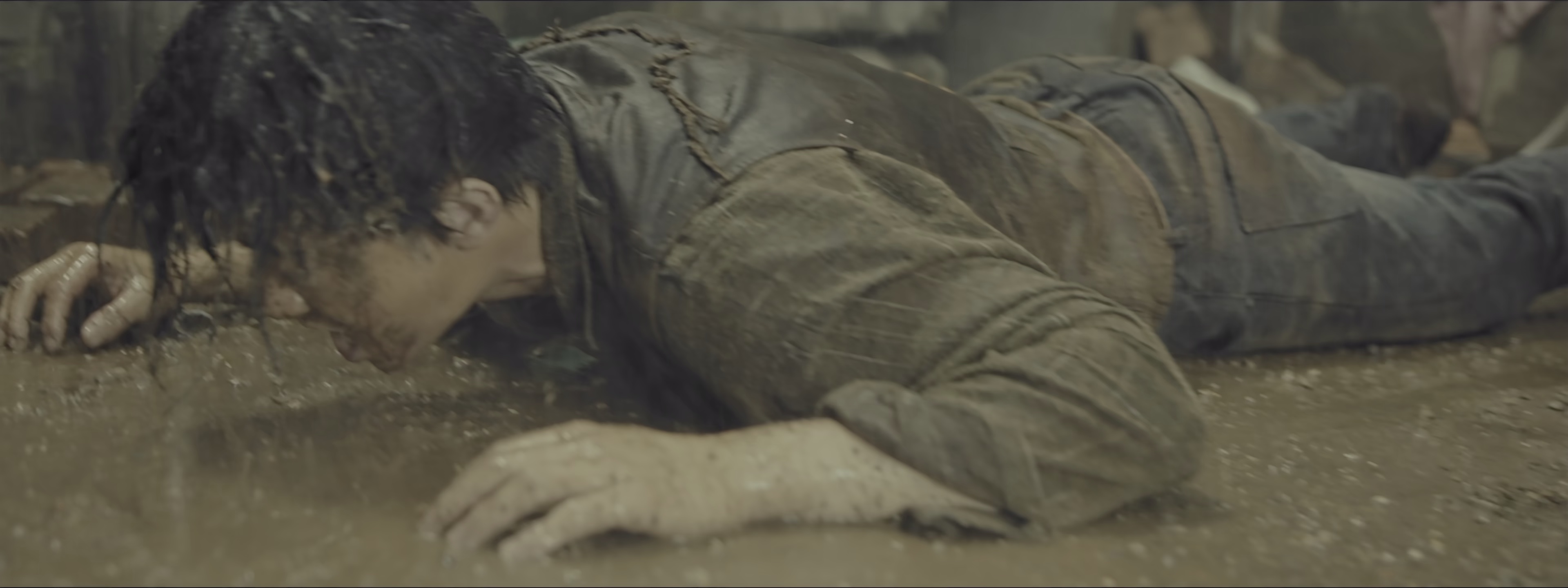 我是卧底 [国语配音/中文字幕].I'm.Undercover.2026.2160p.WEB-DL.H265.HDR.DDP5.1-PandaQT 4.77GB-7.png