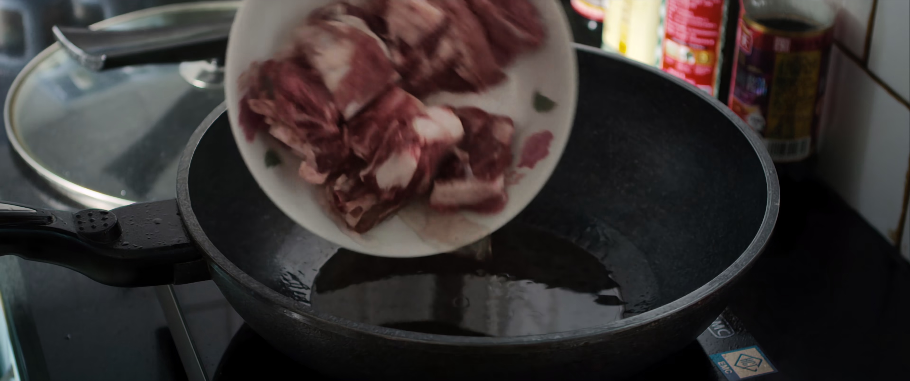 一个拳手 [国语配音/中文字幕].Break.Out.2026.2160p.WEB-DL.H265.DDP2.0-QuickIO 2.11GB-7.png