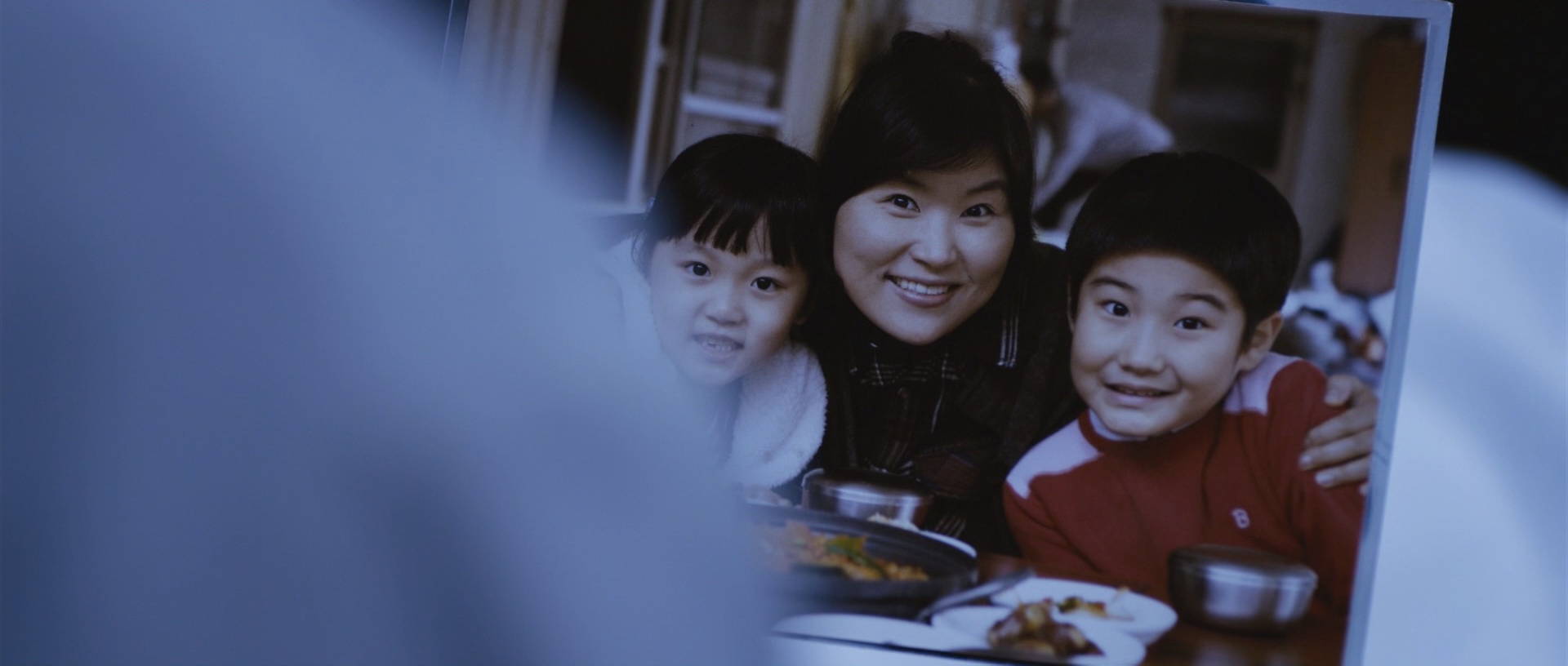 铁线虫入侵 [国韩多音轨/简繁英字幕].Deranged.2012.BluRay.1080p.x265.10bit.DDP5.1-SSDSSE 8.38GB-2.png