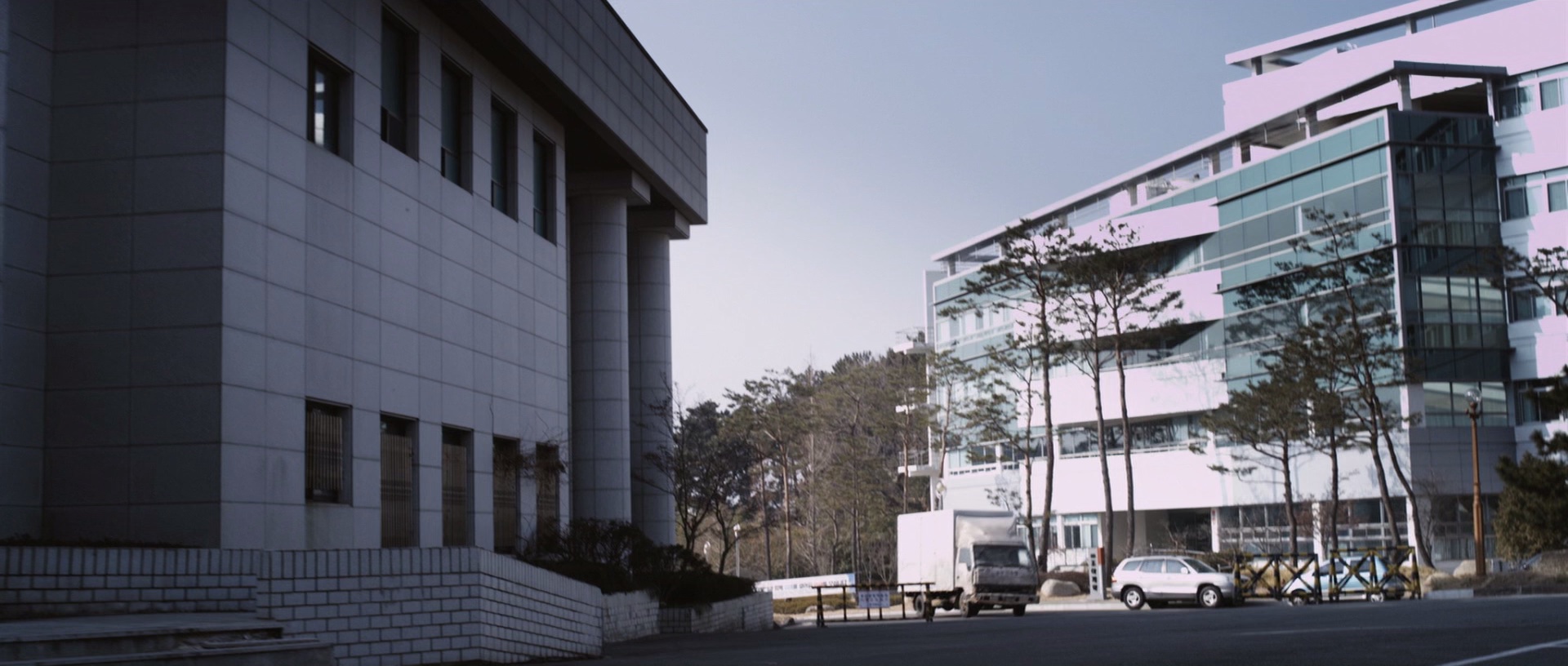 铁线虫入侵 [国韩多音轨/简繁英字幕].Deranged.2012.BluRay.1080p.x265.10bit.DDP5.1-SSDSSE 8.38GB-7.png