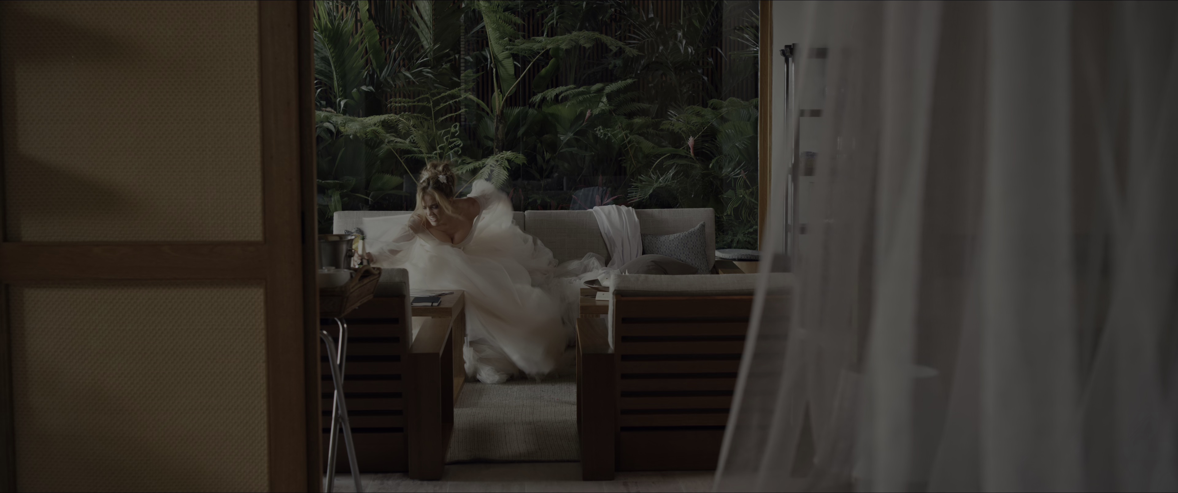 闪婚 [HDR/杜比视界双版本][简繁英双语字幕].Shotgun.Wedding.2022.UHD.BluRay.2160p.x265.10bit.DoVi-SSDSSE 12.70GB-3.png