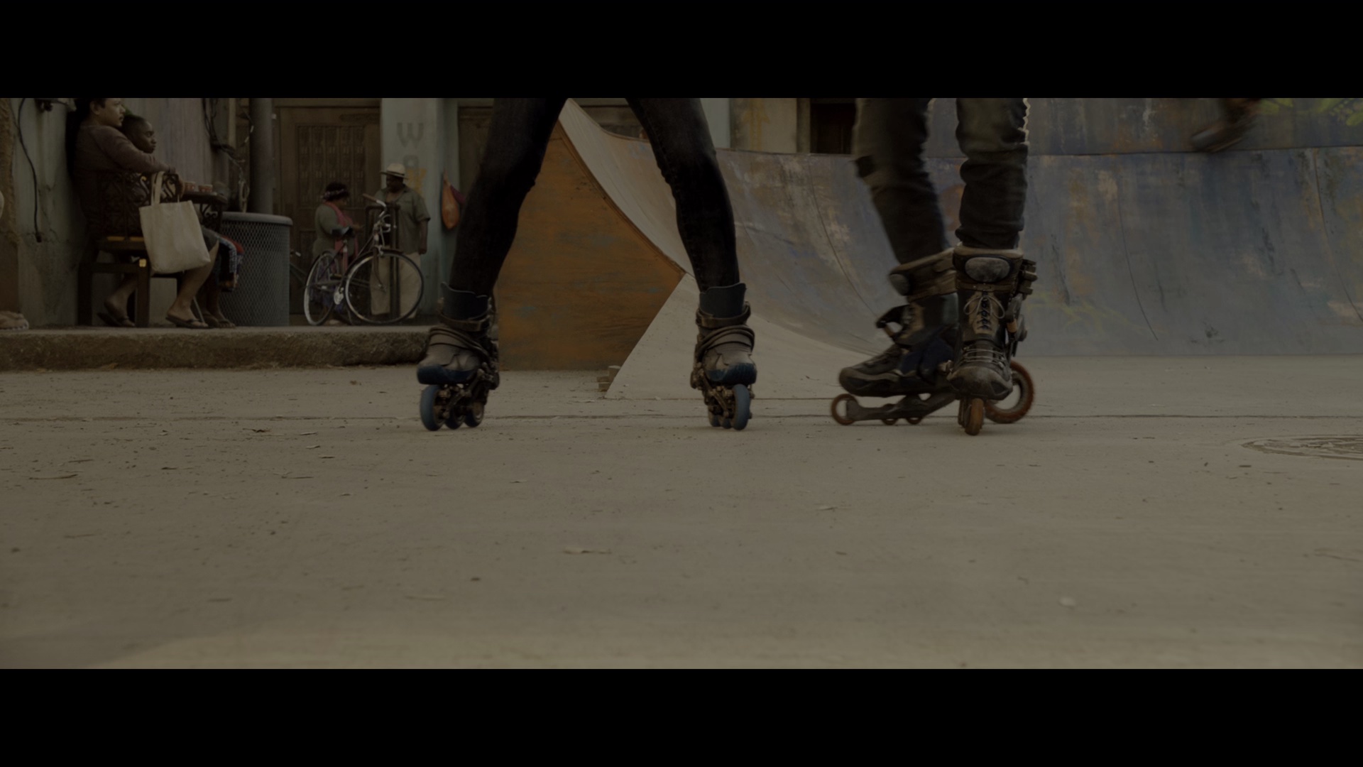 阿丽塔：战斗天使 [国英多音轨/简繁英双语特效字幕].2019.BluRay.1080p.x265.10bit.HDR10.2Audio-SSDSSE 6.49GB-2.png