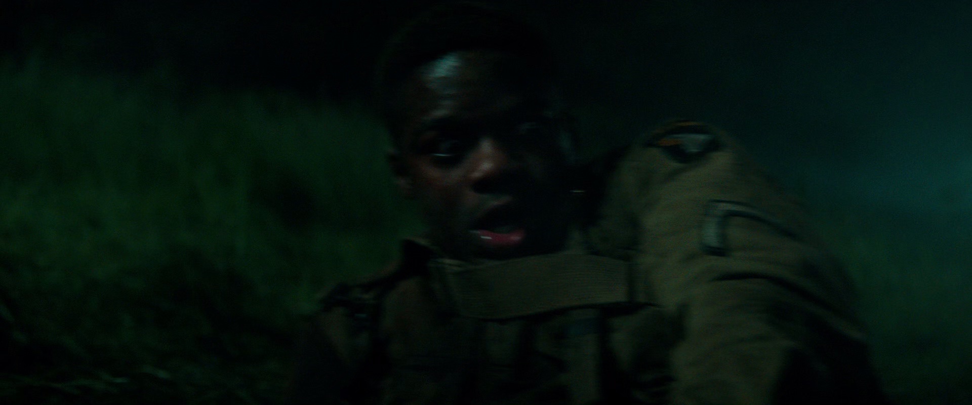 霸主 [简繁英双语字幕].Overlord.2018.BluRay.1080p.x265.10bit-SSDSSE 4.81GB-2.png