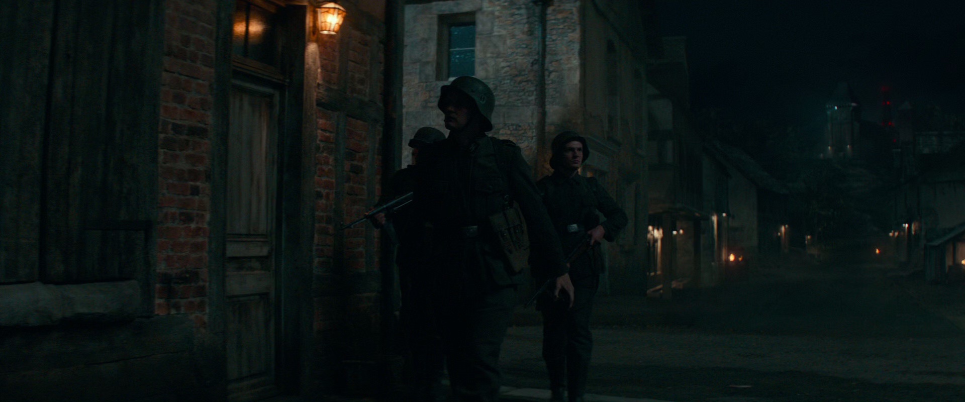 霸主 [简繁英双语字幕].Overlord.2018.BluRay.1080p.x265.10bit-SSDSSE 4.81GB-4.png