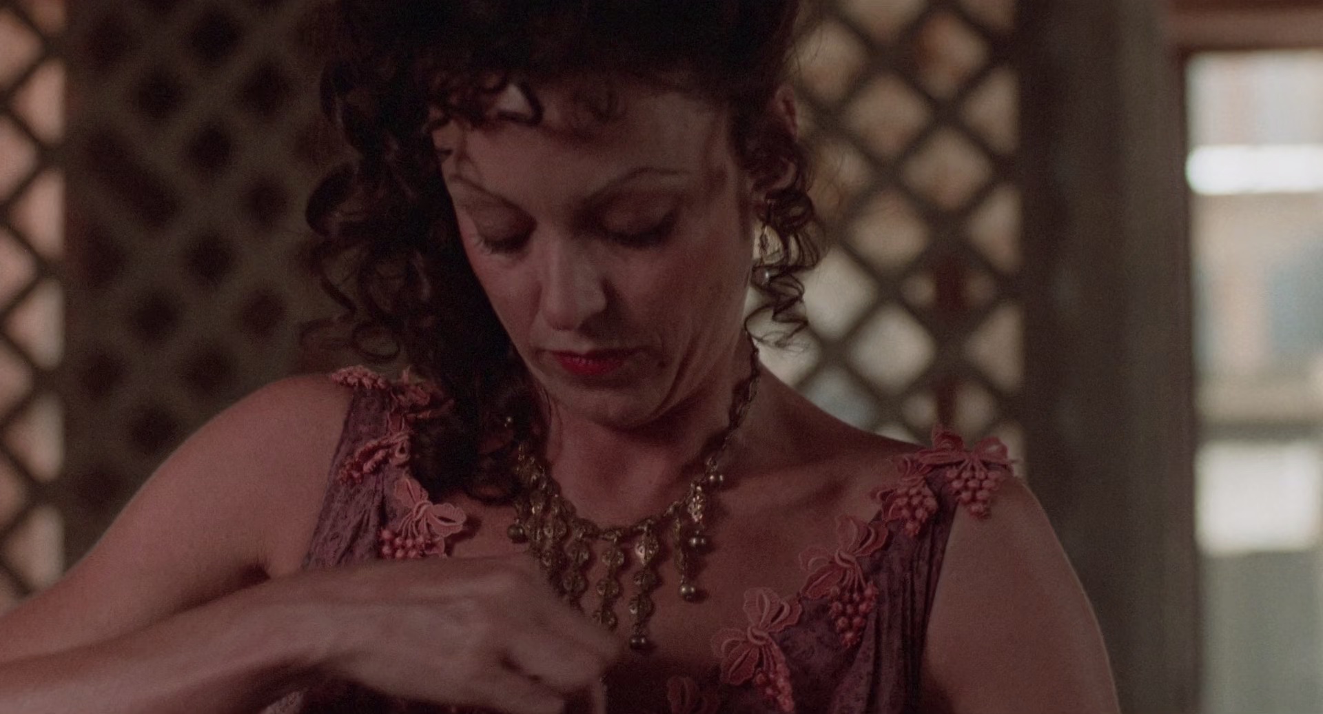 飞越温柔窝 [简繁英字幕].Goin.South.1978.BluRay.1080p.x265.10bit.FLAC-SSDSSE 7.71GB-4.png