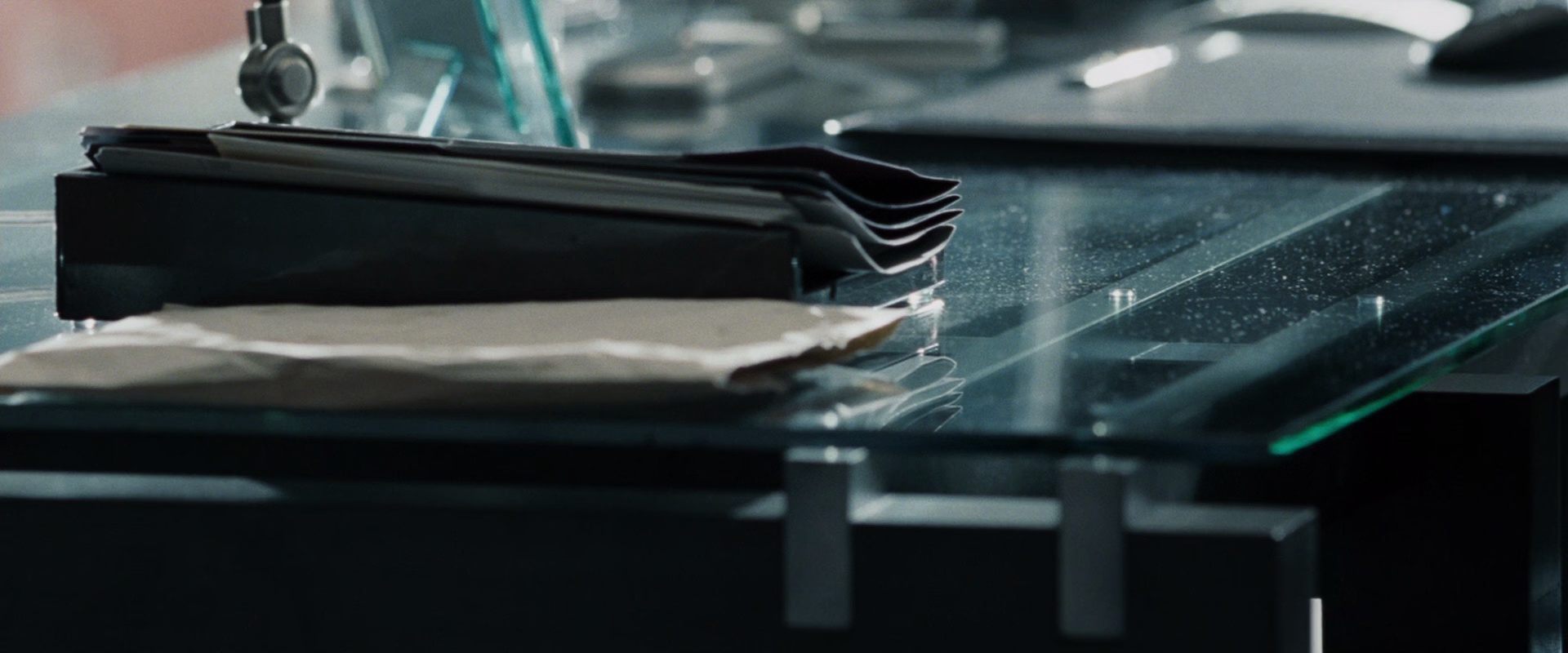 马克思·佩恩 [国英多音轨/中英字幕].Max.Payne.2008.BluRay.1080p.x265.10bit.2Audio-SSDSSE 5.76GB-5.png