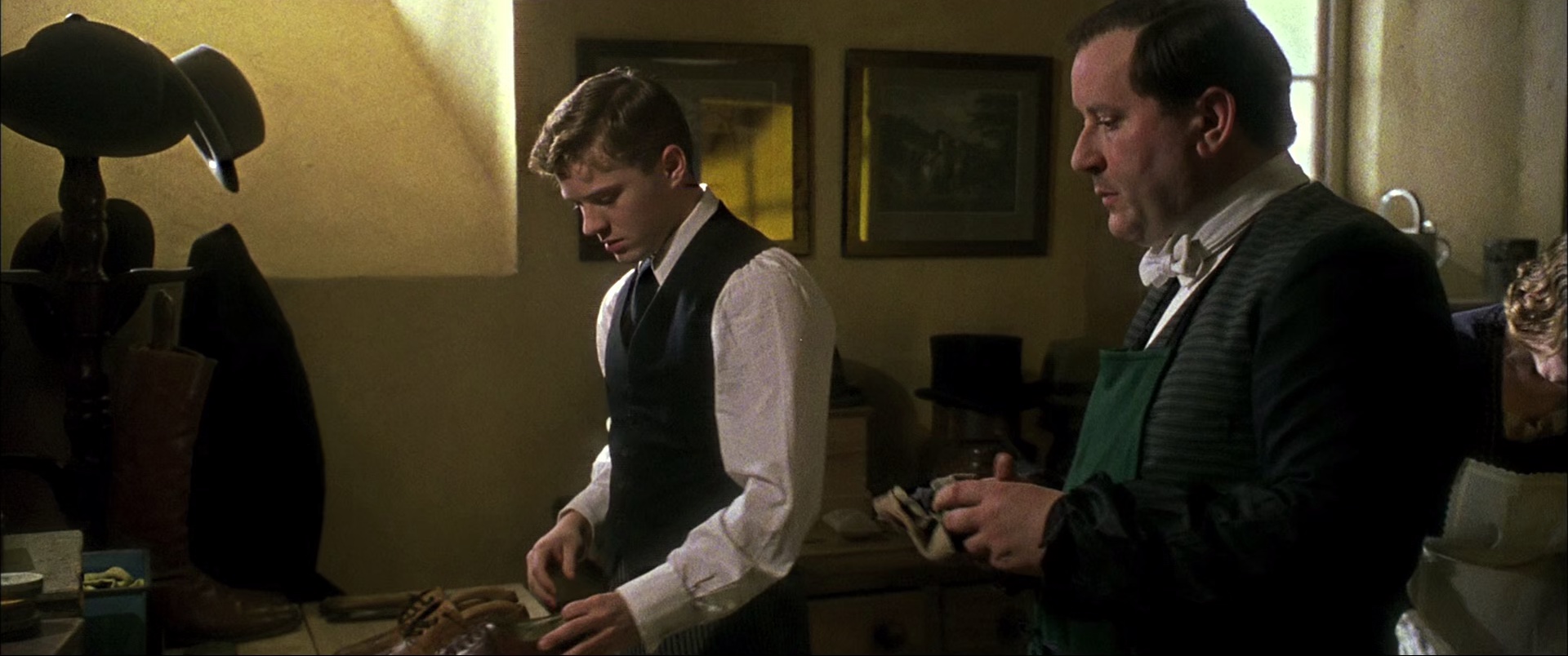 高斯福庄园 [中英字幕].Gosford.Park.2001.BluRay.1080p.x265.10bit-SSDSSE 4.81GB-2.png