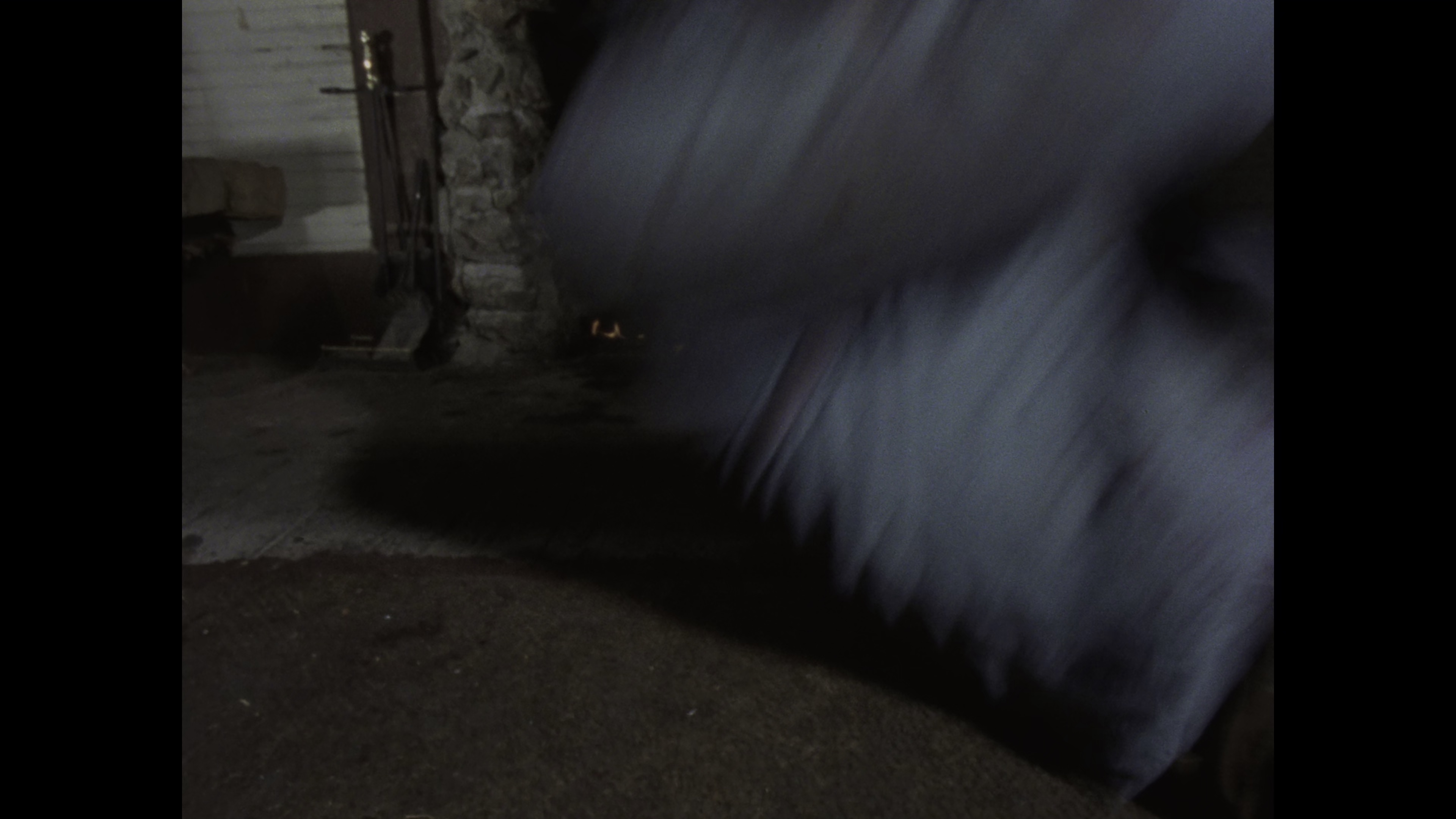 鬼玩人 [简英字幕].Evil.Dead.1981.BluRay.2160p.x265.10bit.HDR-SSDSSE 11.65GB-7.png