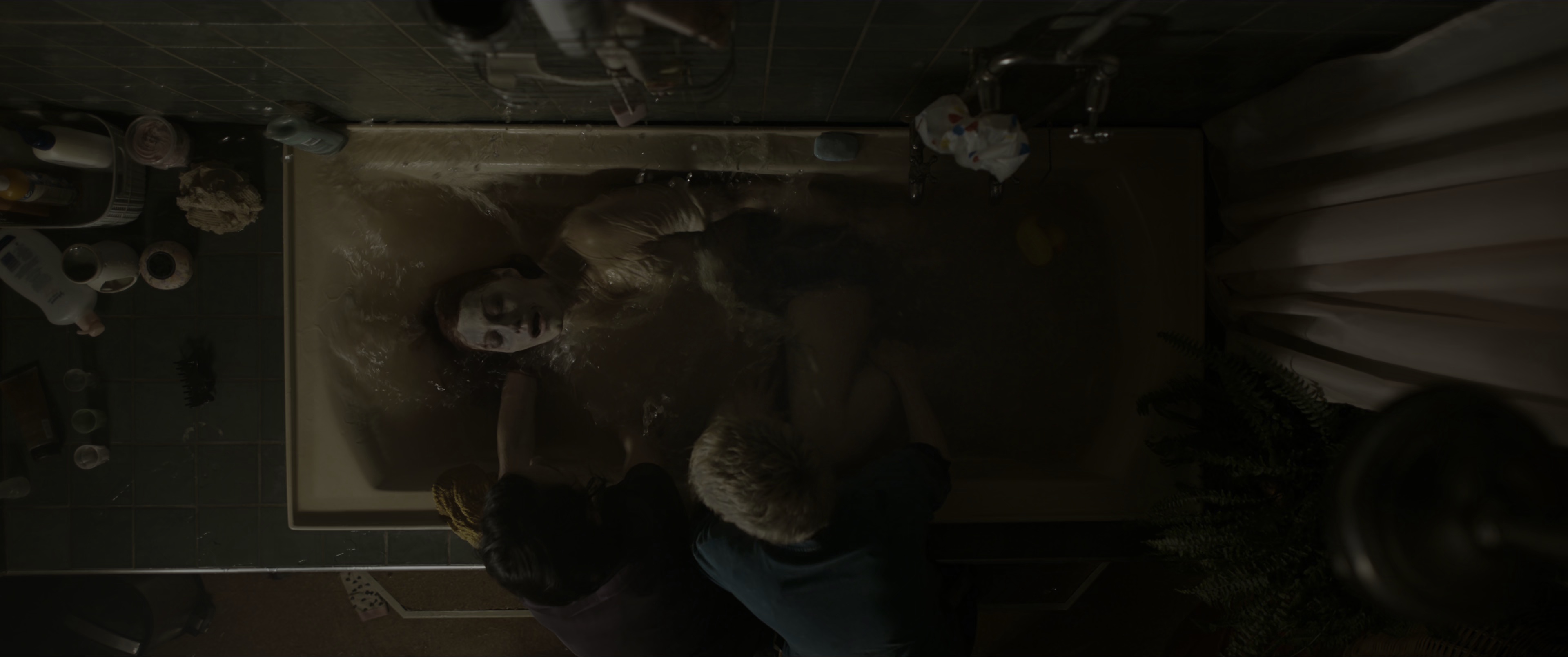 鬼玩人崛起 [简繁英双语特效字幕].Evil.Dead.Rise.2023.UHD.BluRay.2160p.x265.10bit.HDR-SSDSSE 7.65GB-4.png