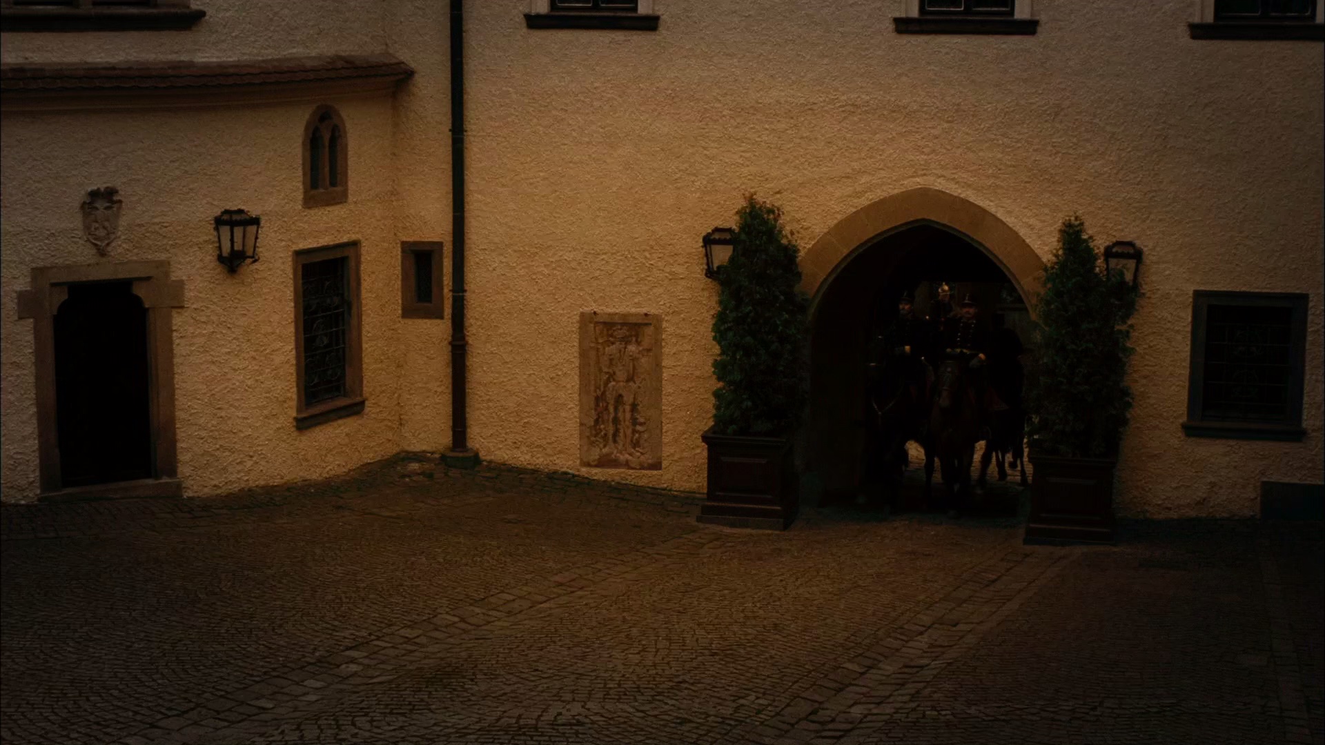 魔术师 [中文字幕].The.Illusionist.2006.BluRay.1080p.x265.10bit-SSDSSE 4.37GB-7.png