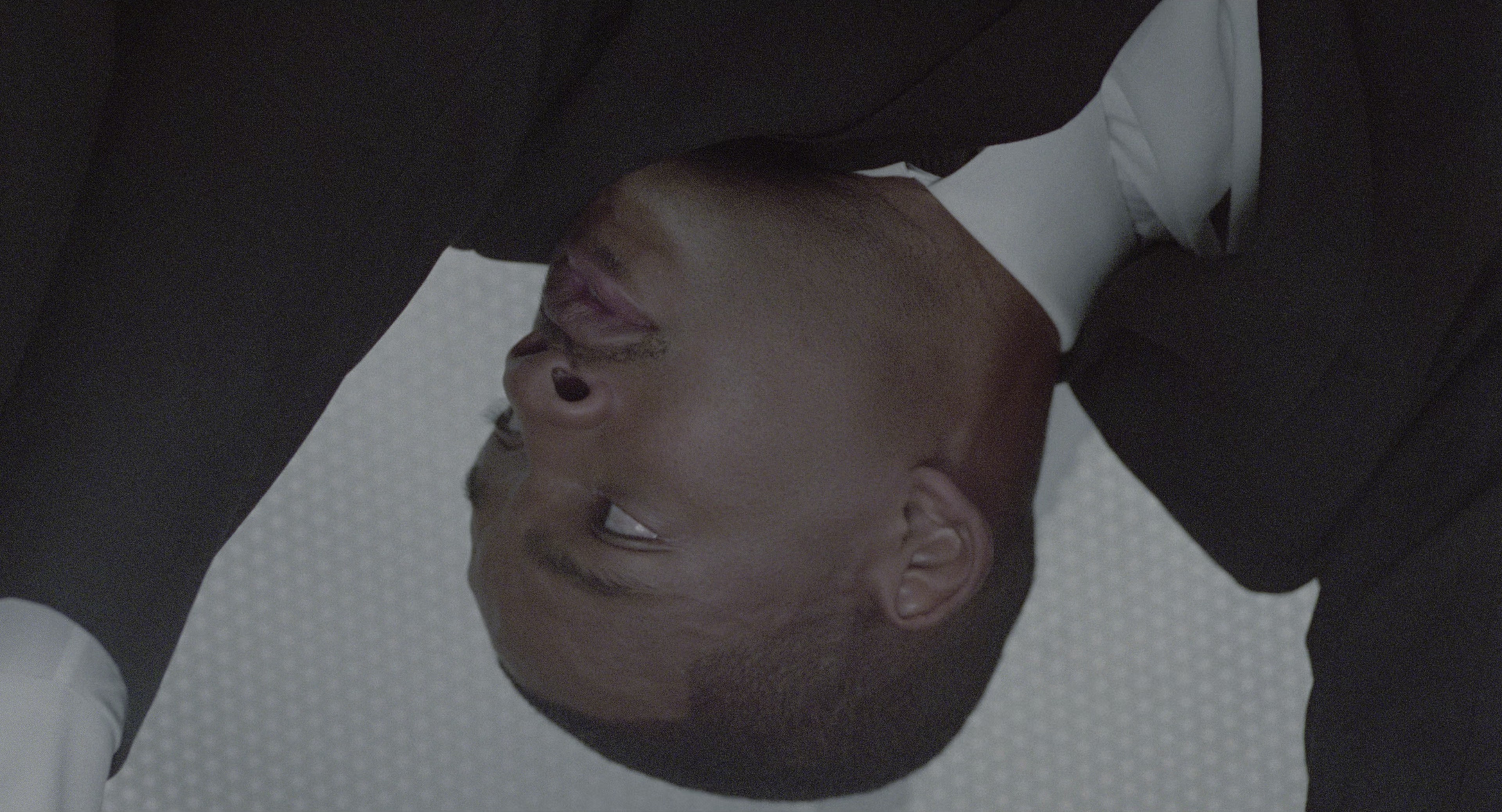 黑衣人2 [国英多音轨/简繁英双语特效字幕].Men.in.Black.2.2002.BluRay.2160p.x265.10bit.HDR.4Audio-SSDSSE 26.14GB-5.png