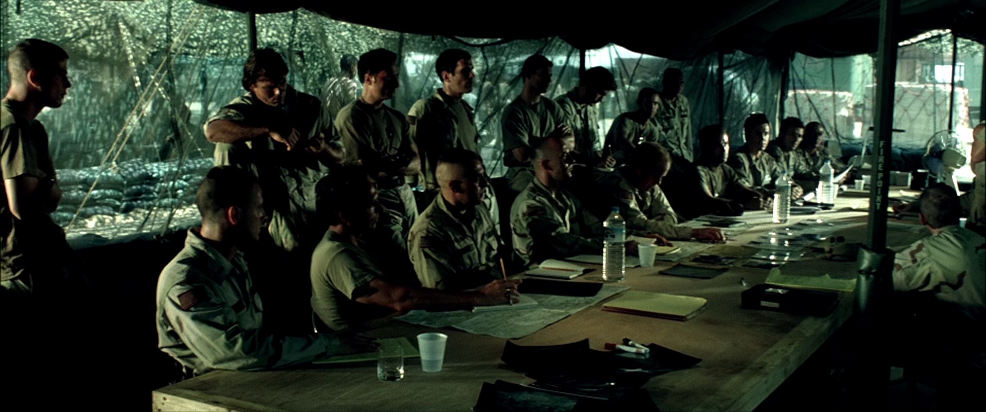 黑鹰坠落 [国英多音轨/简繁英双语特效字幕].Black.Hawk.Down.2001.BluRay.1080p.x265.10bit.4Audio-SSDSSE 10.51GB-2.png