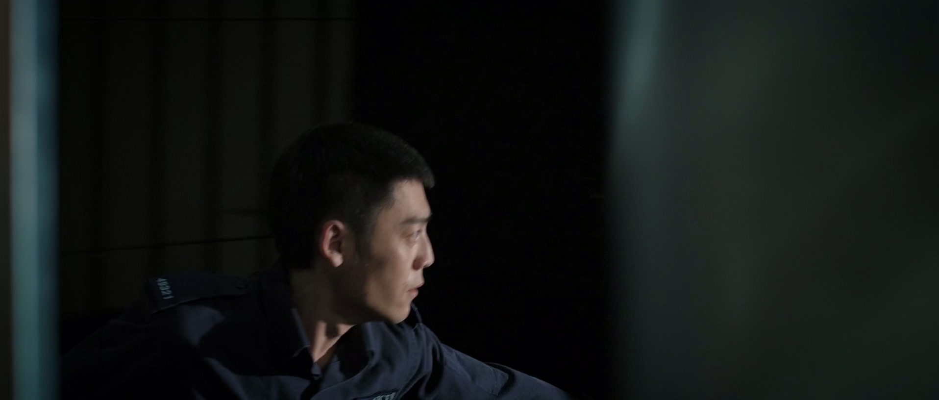 冲锋战警 [国粤多音轨/简繁英字幕].The.Constable.2013.BluRay.1080p.x265.10bit.2Audio-SSDSSE 4.05GB-7.png