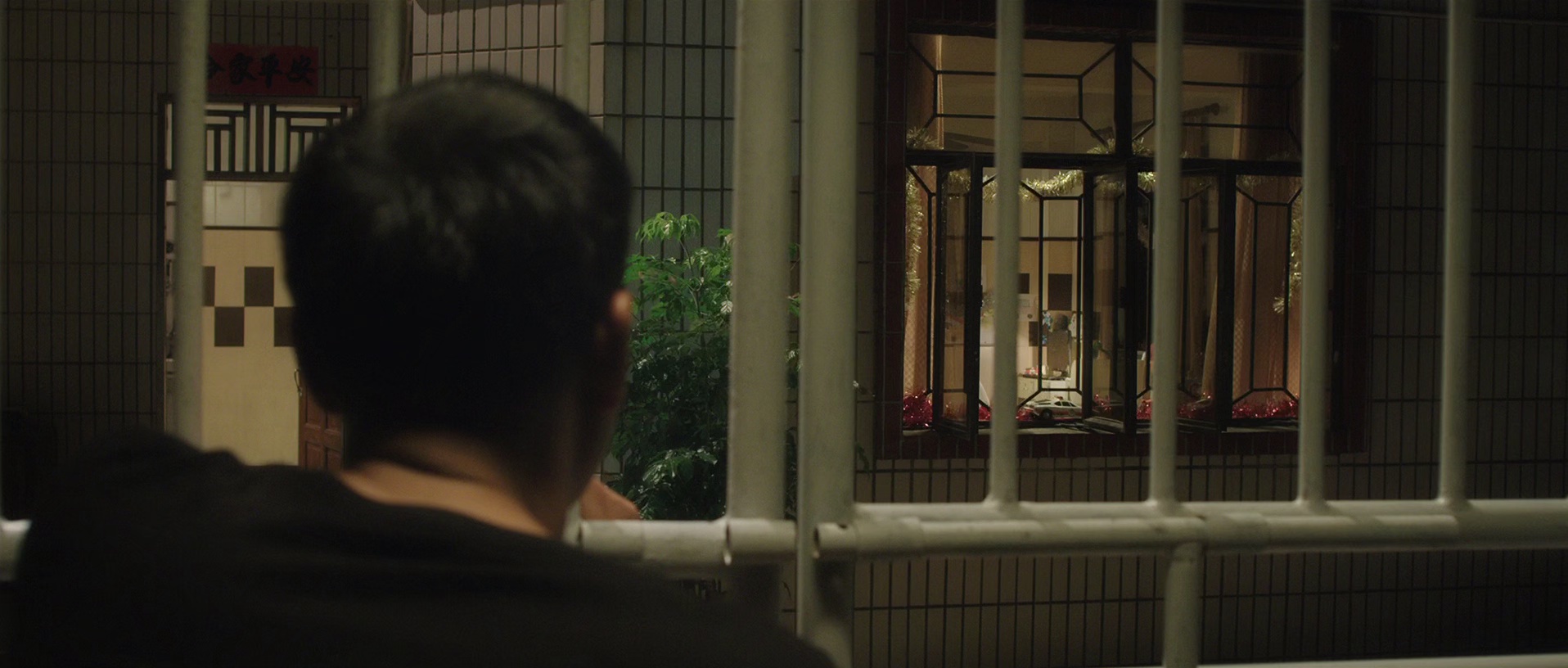 冲锋战警 [国粤多音轨/简繁英字幕].The.Constable.2013.BluRay.1080p.x265.10bit.2Audio-SSDSSE 4.05GB-5.png