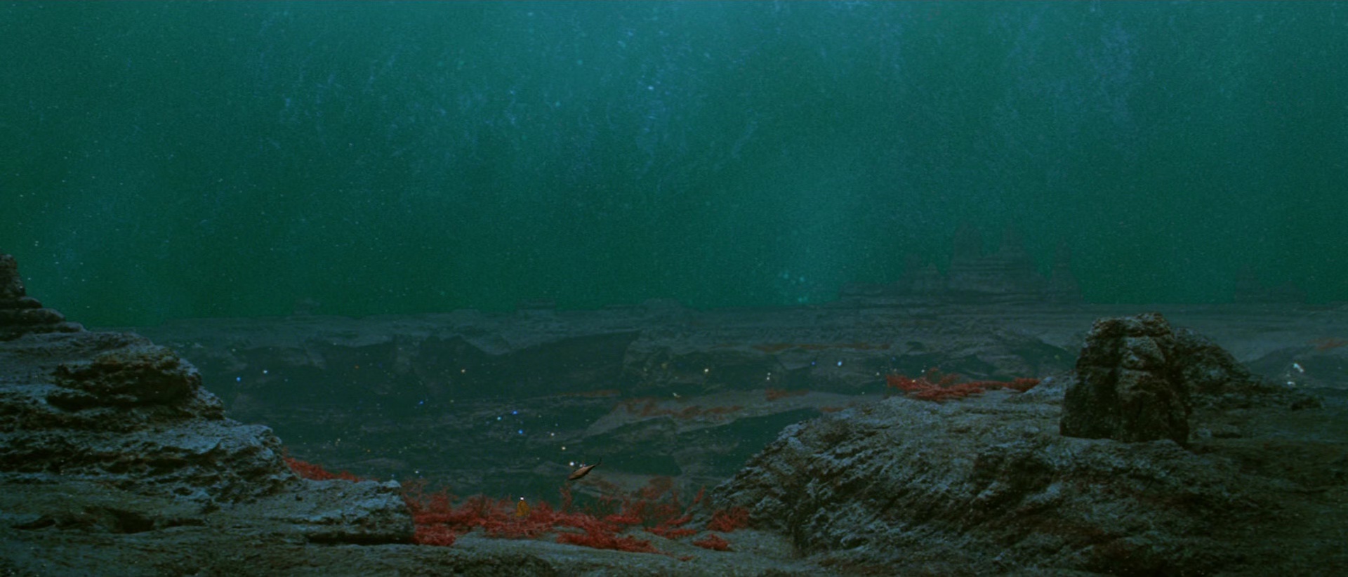 水中生活 [国英多音轨/简繁英字幕].The.Life.Aquatic.with.Steve.Zissou.2004.CC.BluRay.1080p.x265.10bit.REPACK2-SSDSSE 6.39GB-7.png