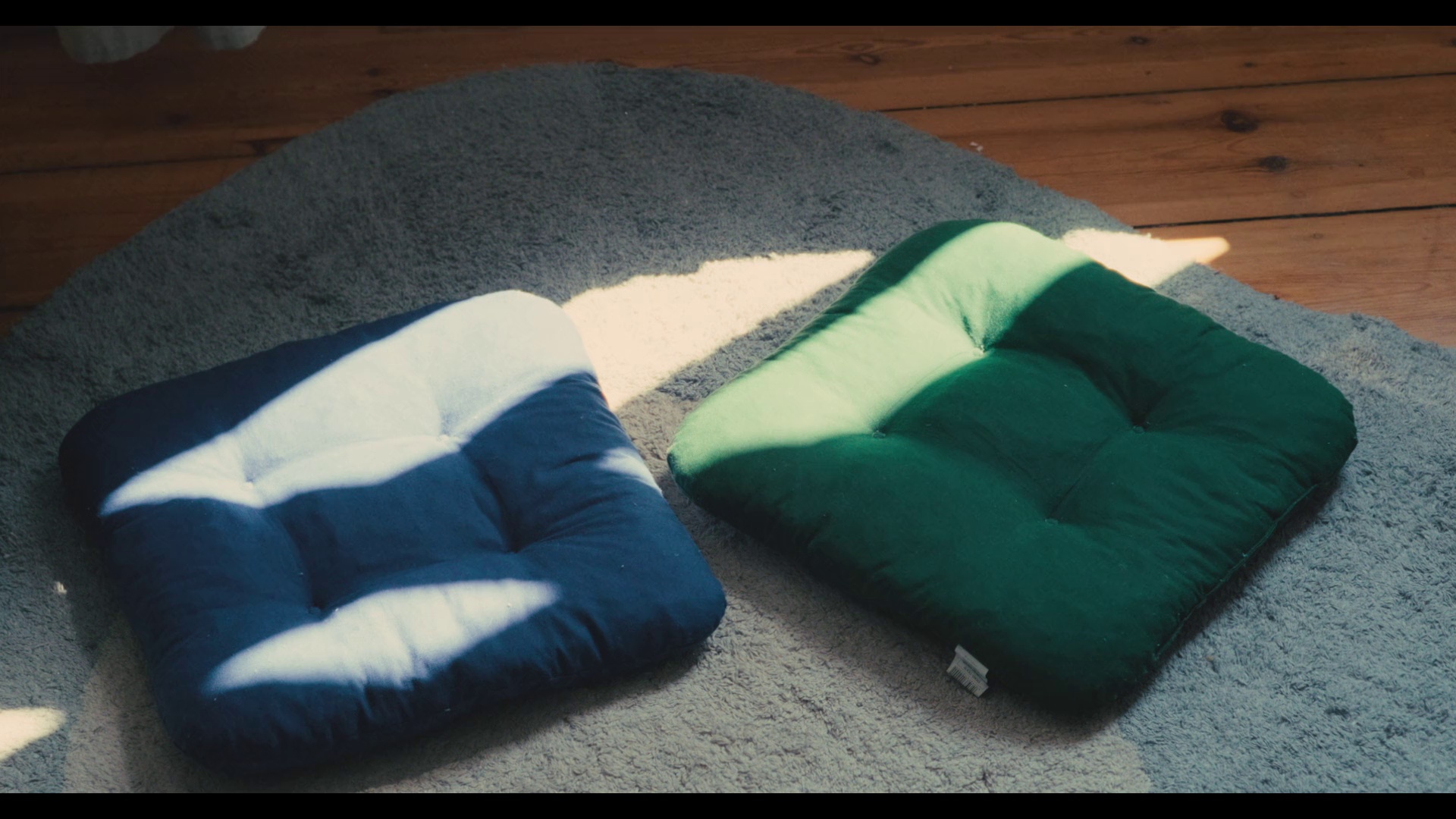 忧忧愁愁的来了 [无字片源].My.Therapist.Said.I.Am.Full.of.Sadness.2024.1080p.NF.WEB-DL.DDP.5.1.H.264-DreamHD 1.24GB-3.png