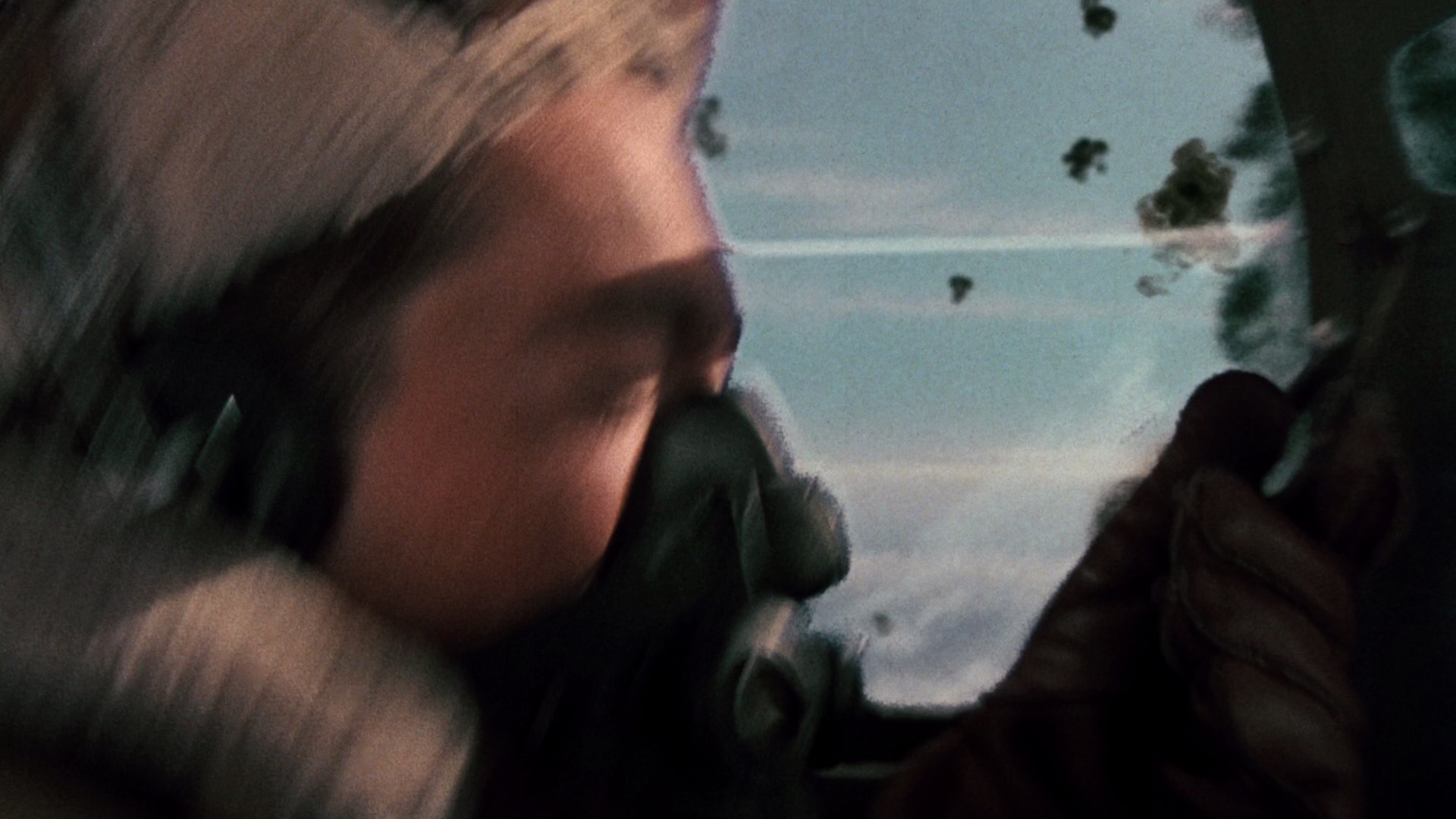 孟菲斯美女号 [简体字幕].Memphis.Belle.1990.BluRay.1080p.x265.10bit.DDP5.1-SSDSSE 11.60GB-6.png