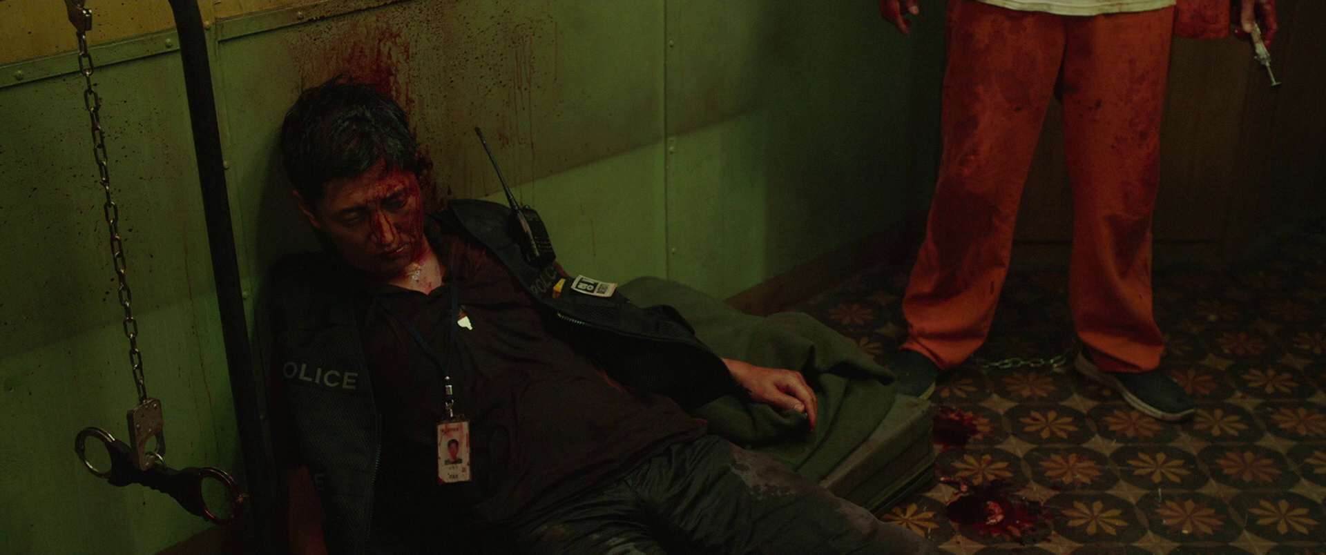 狼狩猎 [简繁英字幕].Neugdaesanyang.2022.BluRay.1080p.x265.10bit.DDP5.1-SSDSSE 9.70GB-3.png