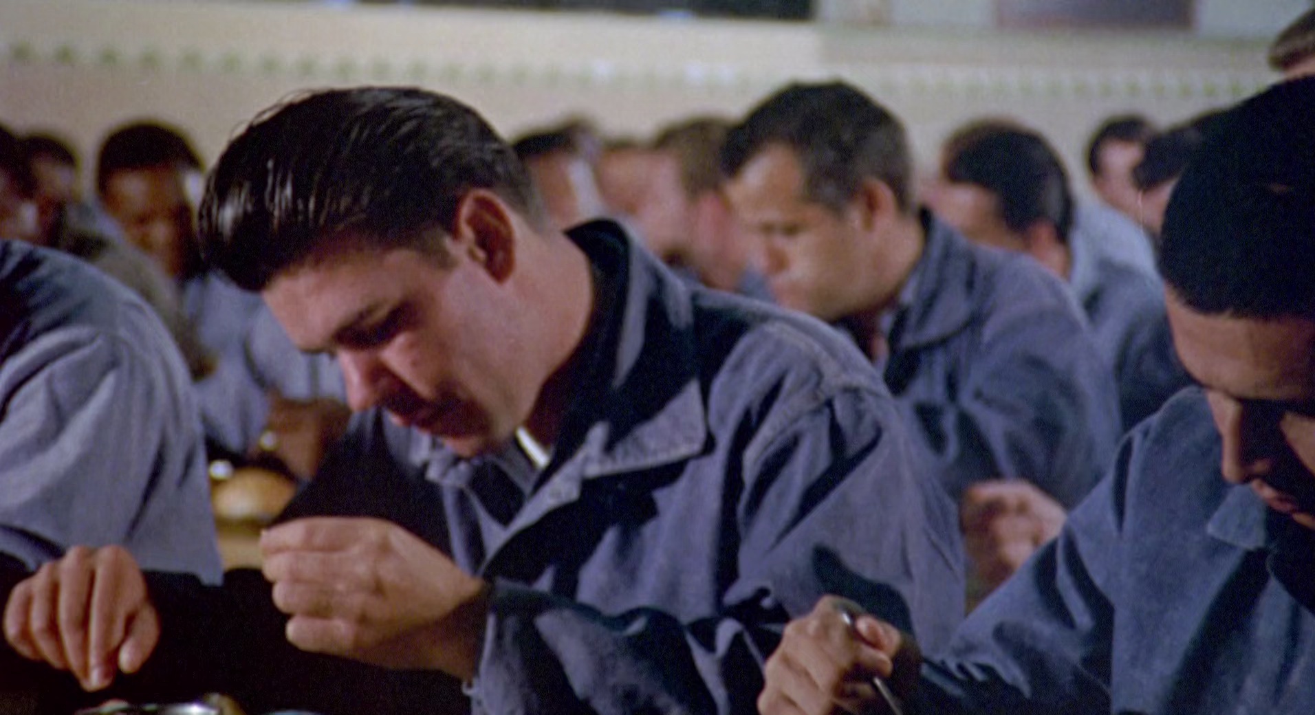 傻瓜入狱记 [简繁英字幕].Take.the.Money.and.Run.1969.1080p.BluRay.x265.10bit.FLAC-SSDSSE 4.81GB-4.png